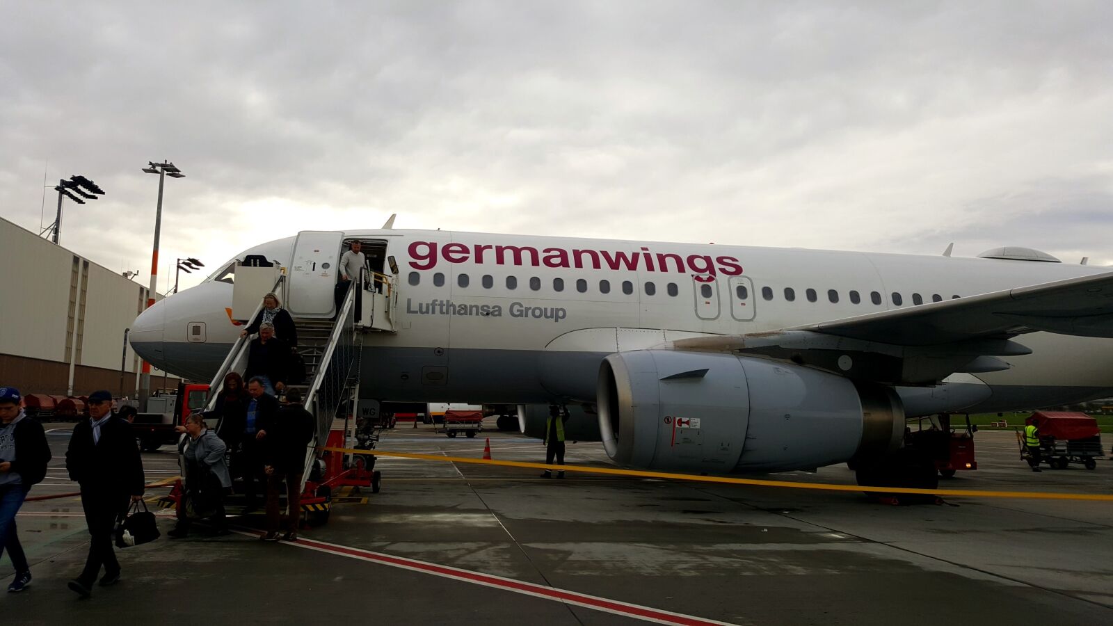 Samsung Galaxy S6 sample photo. Aircraft, airport, transport system photography