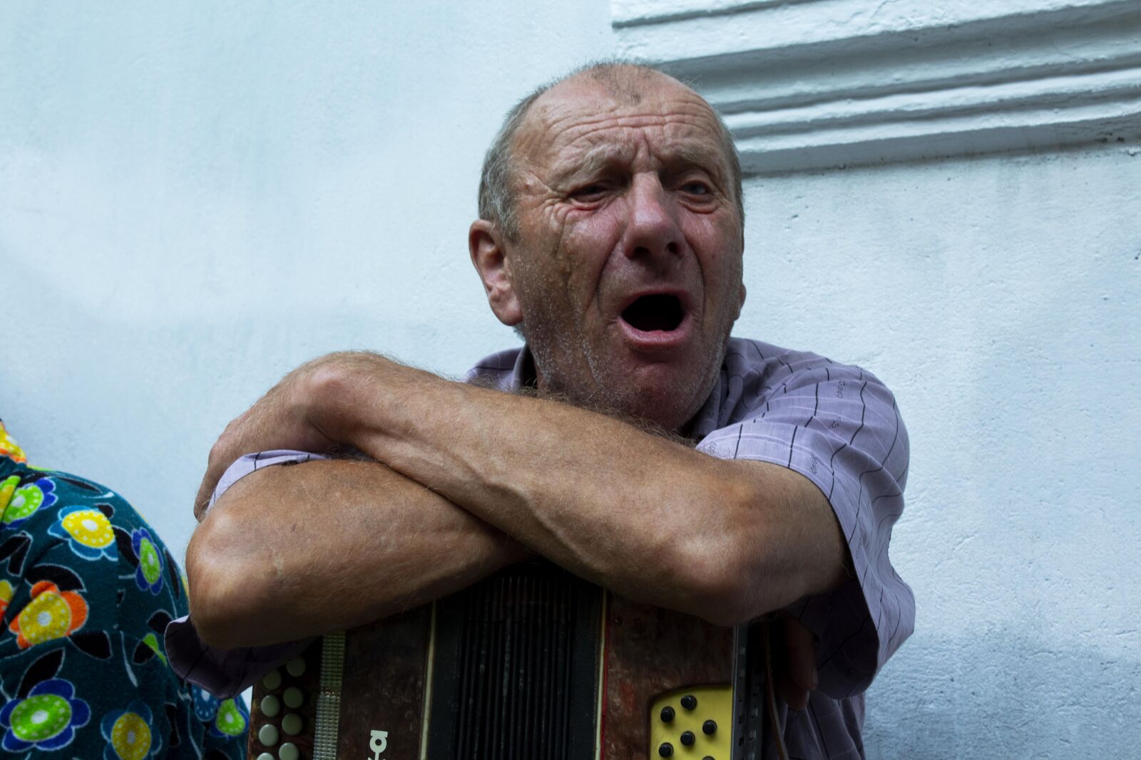 Canon EOS 1300D (EOS Rebel T6 / EOS Kiss X80) sample photo. Old man, portrait, music photography