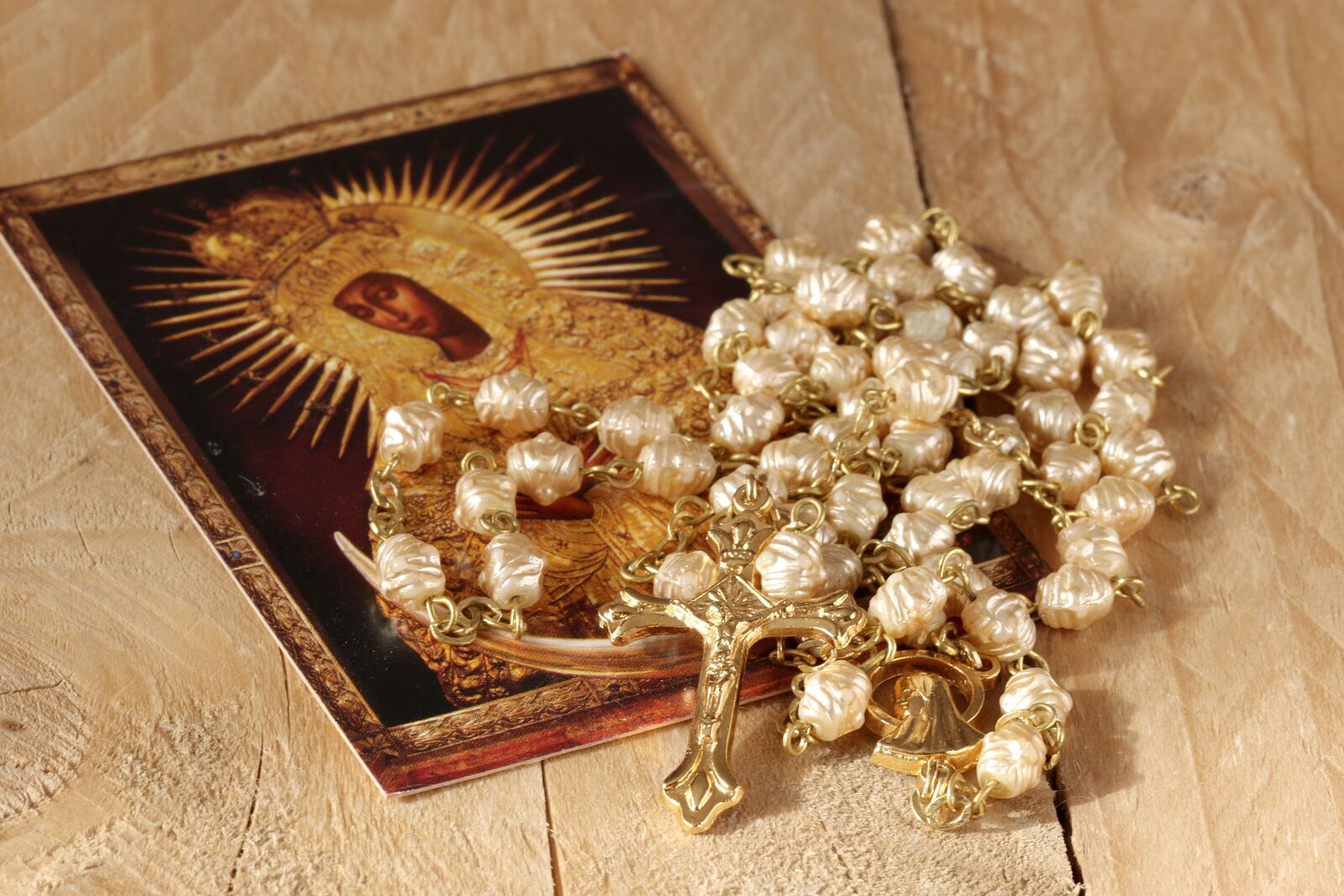 Canon EOS 7D Mark II sample photo. The rosary, mary, cross photography