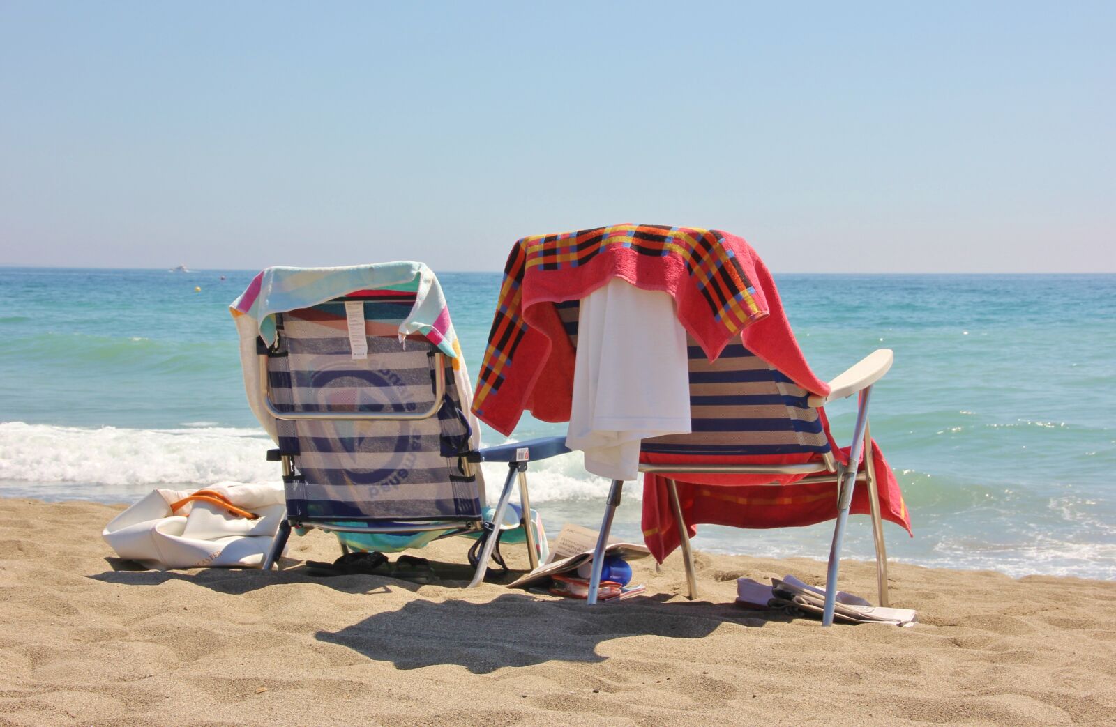 Canon EOS 550D (EOS Rebel T2i / EOS Kiss X4) sample photo. Beach, sand, ease photography