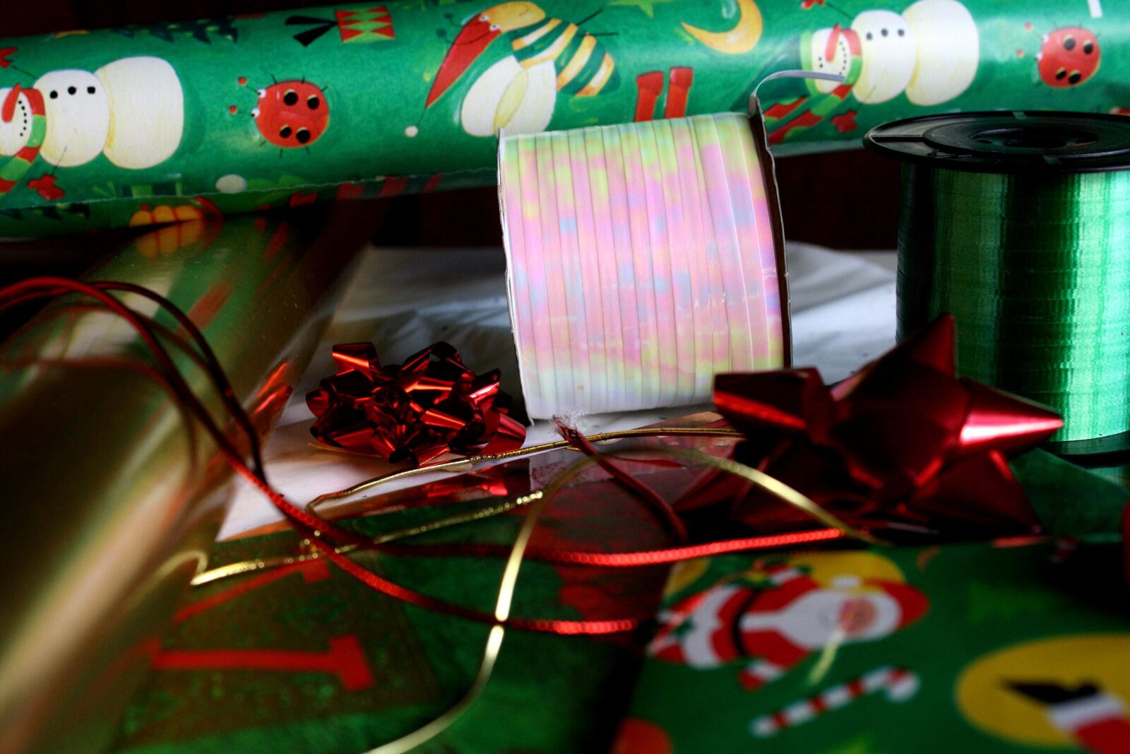 f/3.5-5.6 IS sample photo. Wrapping paper photography