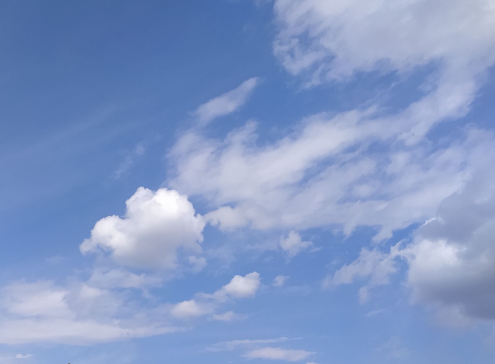 Xiaomi Redmi Note 8T sample photo. Sky, blue, clouds photography