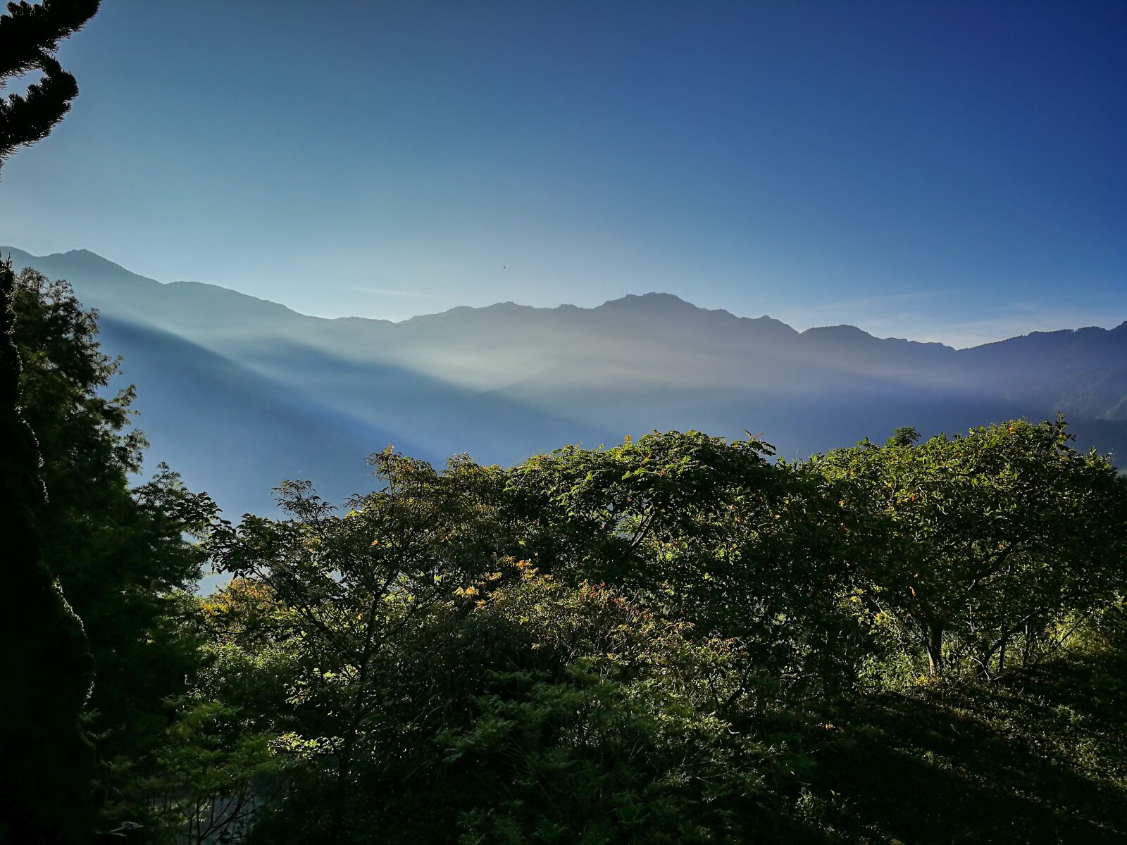 HUAWEI P10 sample photo. Taiwan, chingjing, morning photography