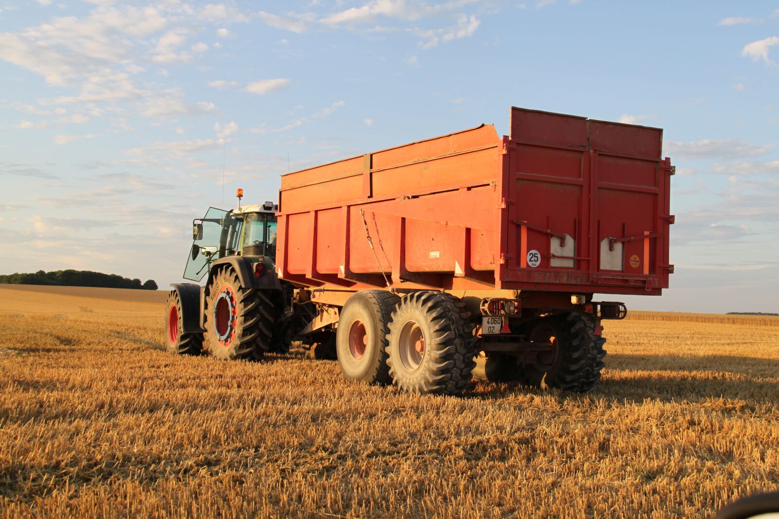 Canon EOS 500D (EOS Rebel T1i / EOS Kiss X3) sample photo. Fields, wheat, harvest photography