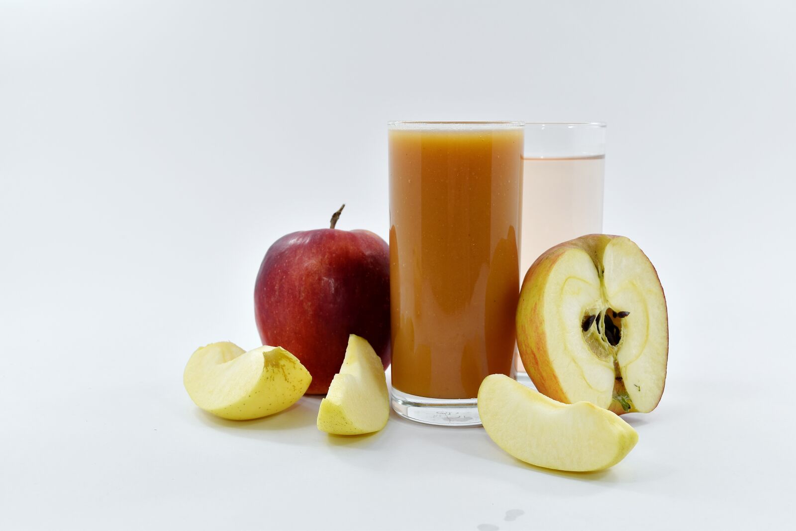 Nikon D5500 sample photo. Apples, fruit juice, juice photography