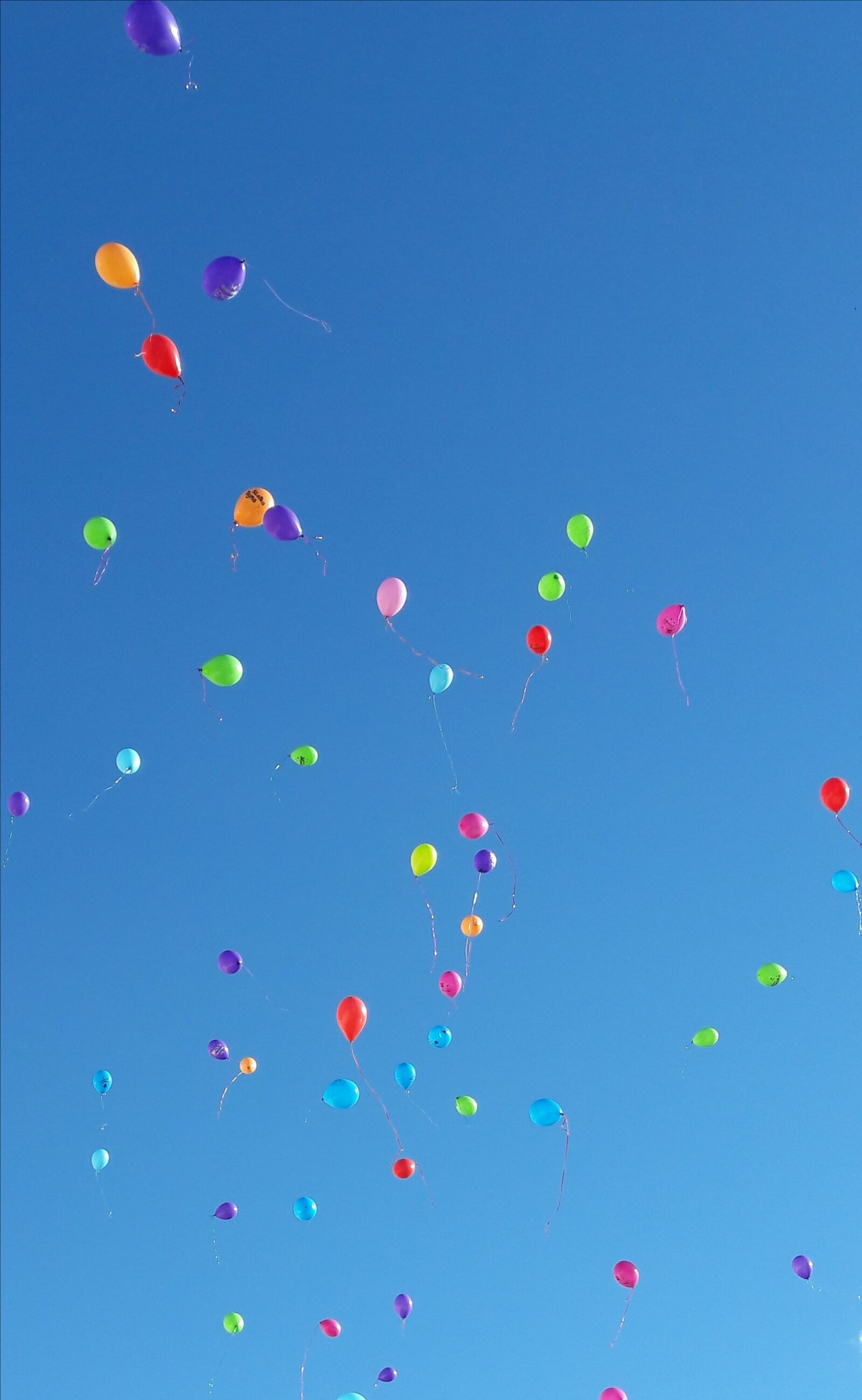 Samsung Galaxy A5(2016) sample photo. Air, balloon, floating photography