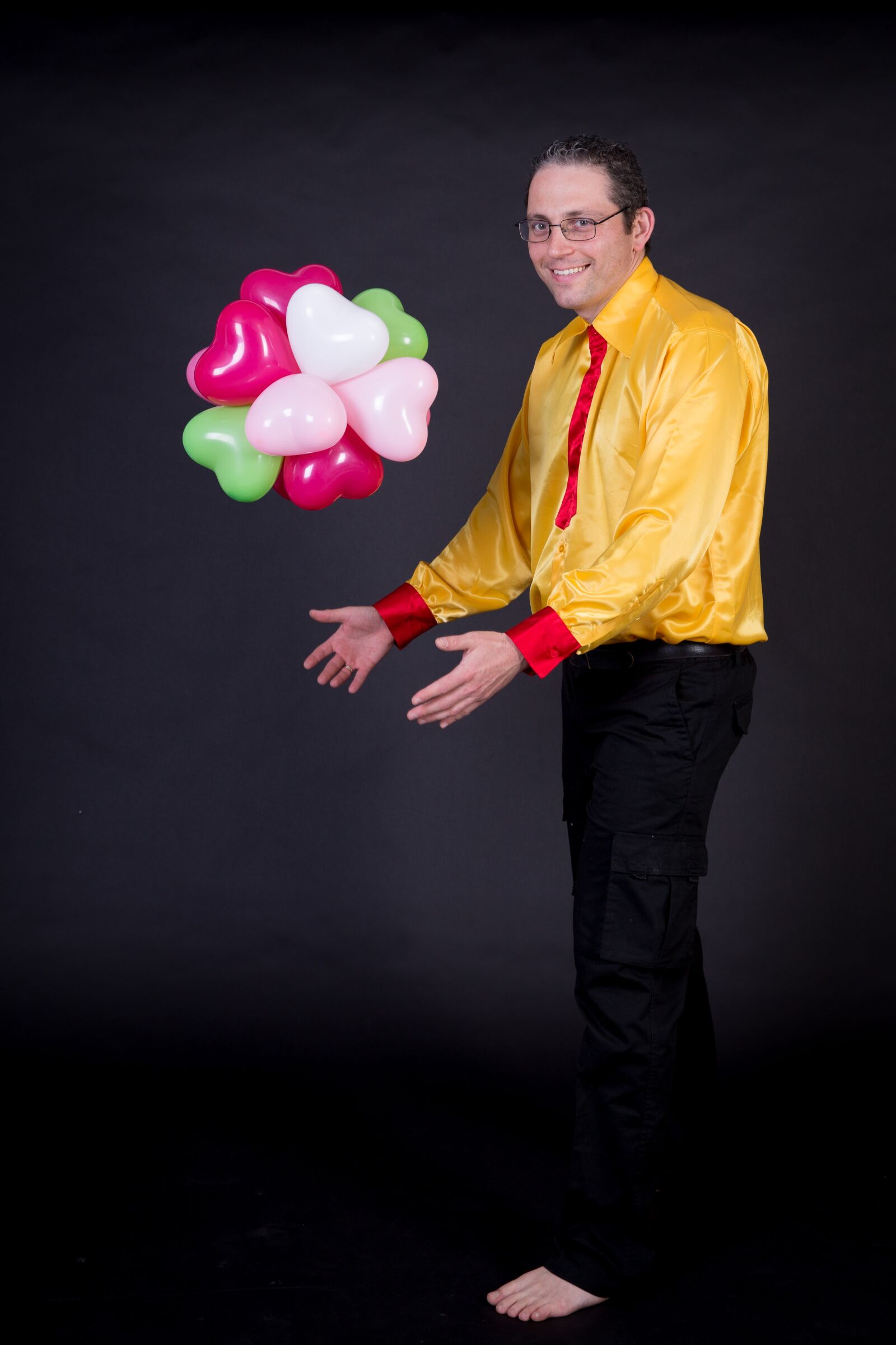 Canon EF 24-70mm F2.8L II USM sample photo. Balloons, balloon artist, entertainment photography