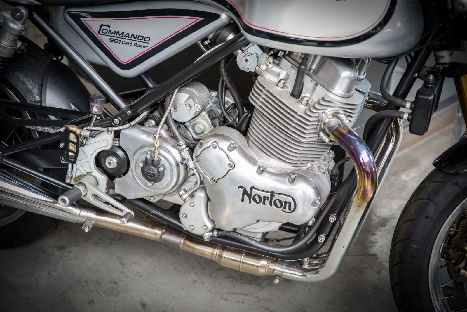 Pentax K-1 Mark II sample photo. Norton, motorcycle, motorcycle engine photography