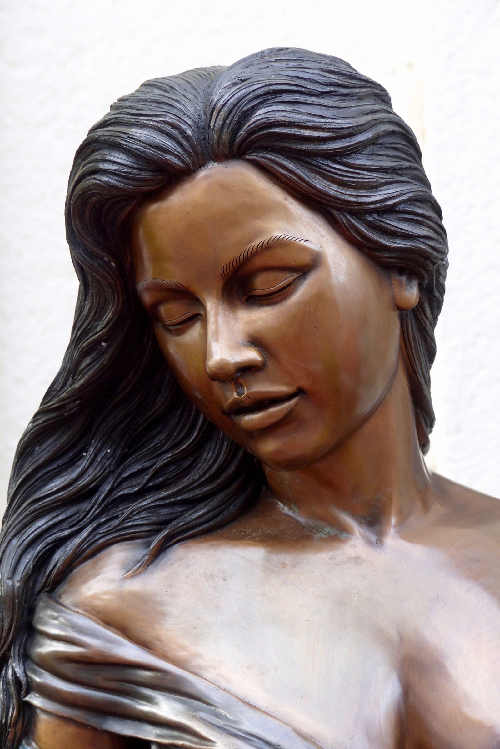 Panasonic Lumix DMC-FZ200 sample photo. Woman, bronze, beauty photography
