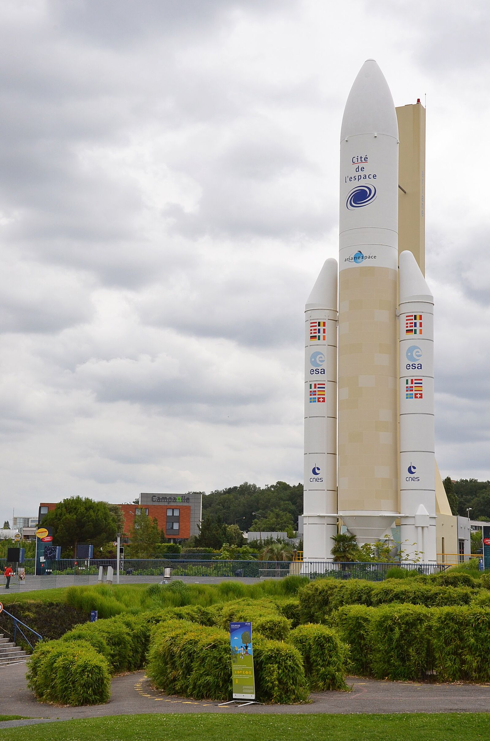 Nikon D7000 sample photo. Toulouse, space city, ariane photography