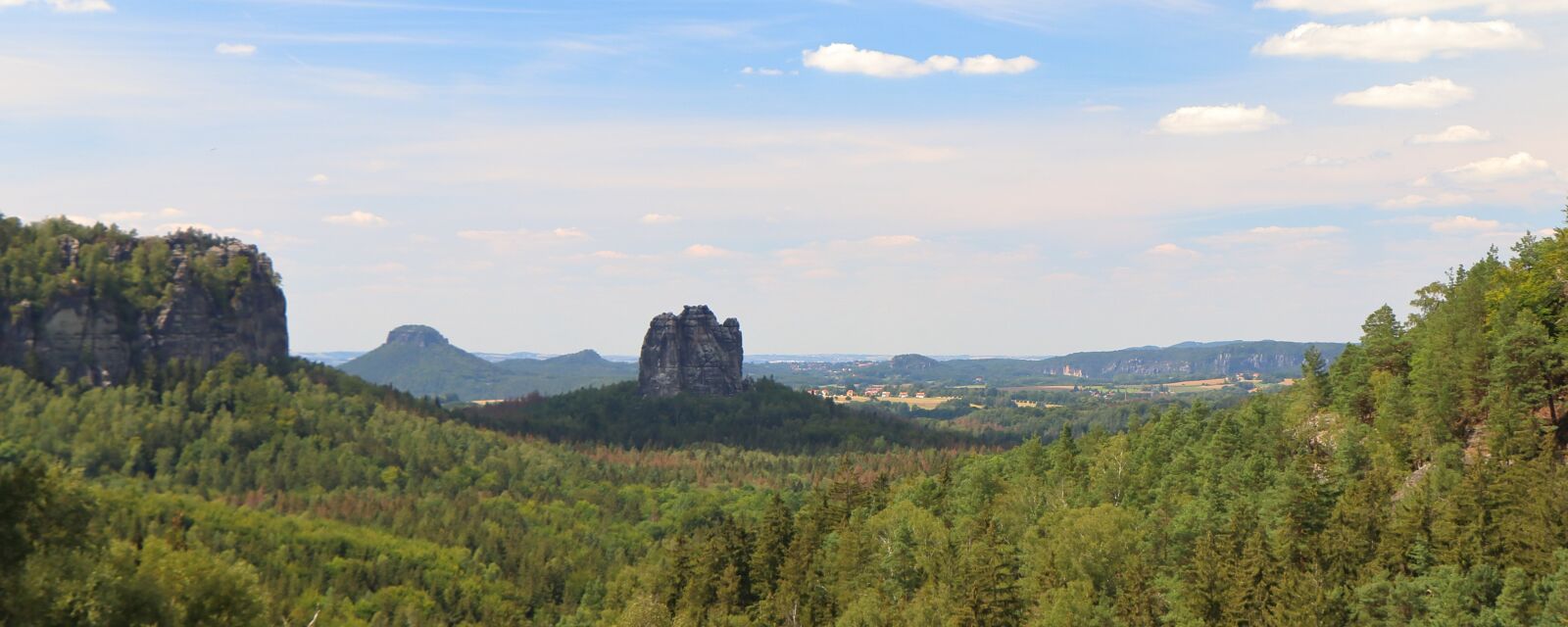 Canon EOS 77D (EOS 9000D / EOS 770D) + Canon EF-S 18-135mm F3.5-5.6 IS USM sample photo. Saxon switzerland, elbsandsteingebirge, elbe photography