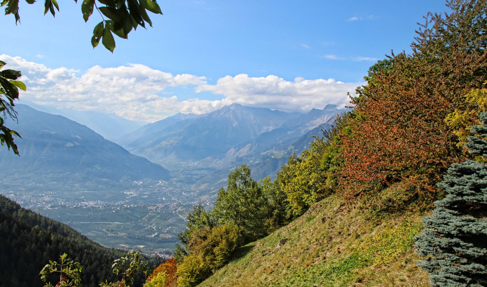 Canon EOS 1300D (EOS Rebel T6 / EOS Kiss X80) sample photo. View, mountains, autumn photography