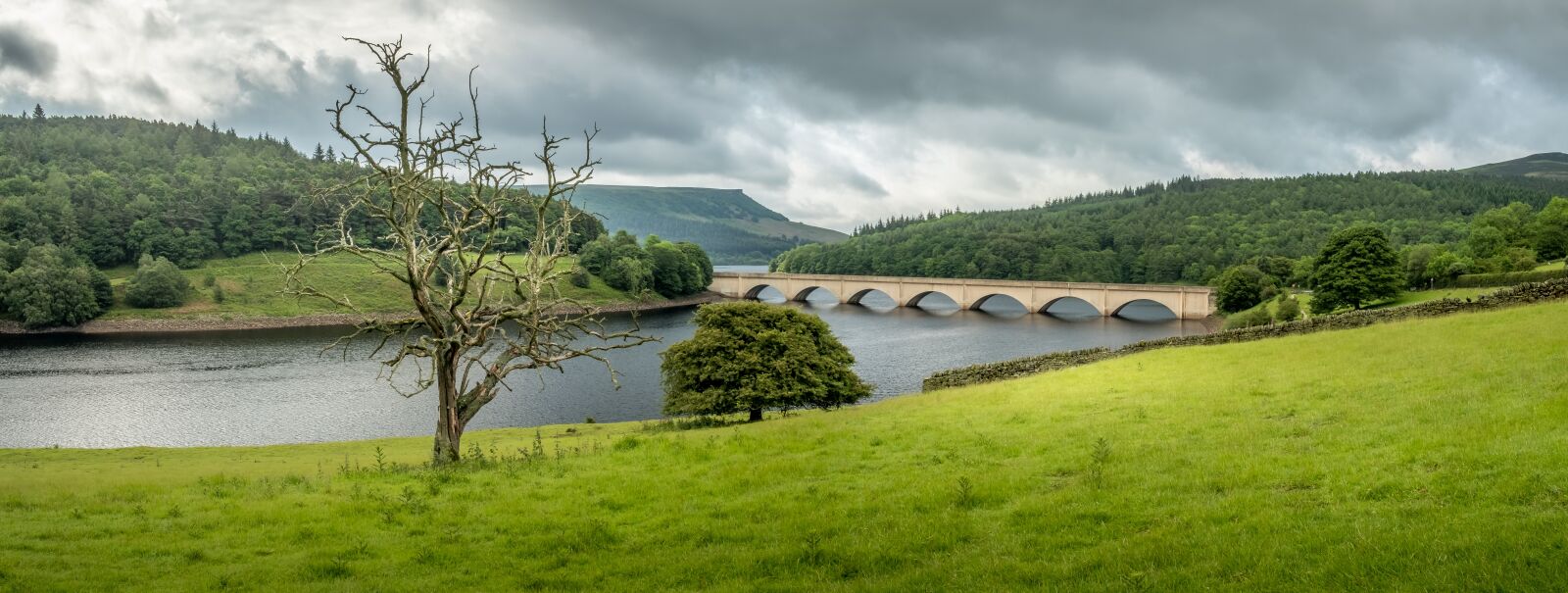 Fujifilm X-T2 sample photo. Ladybower reservoir, peak district photography