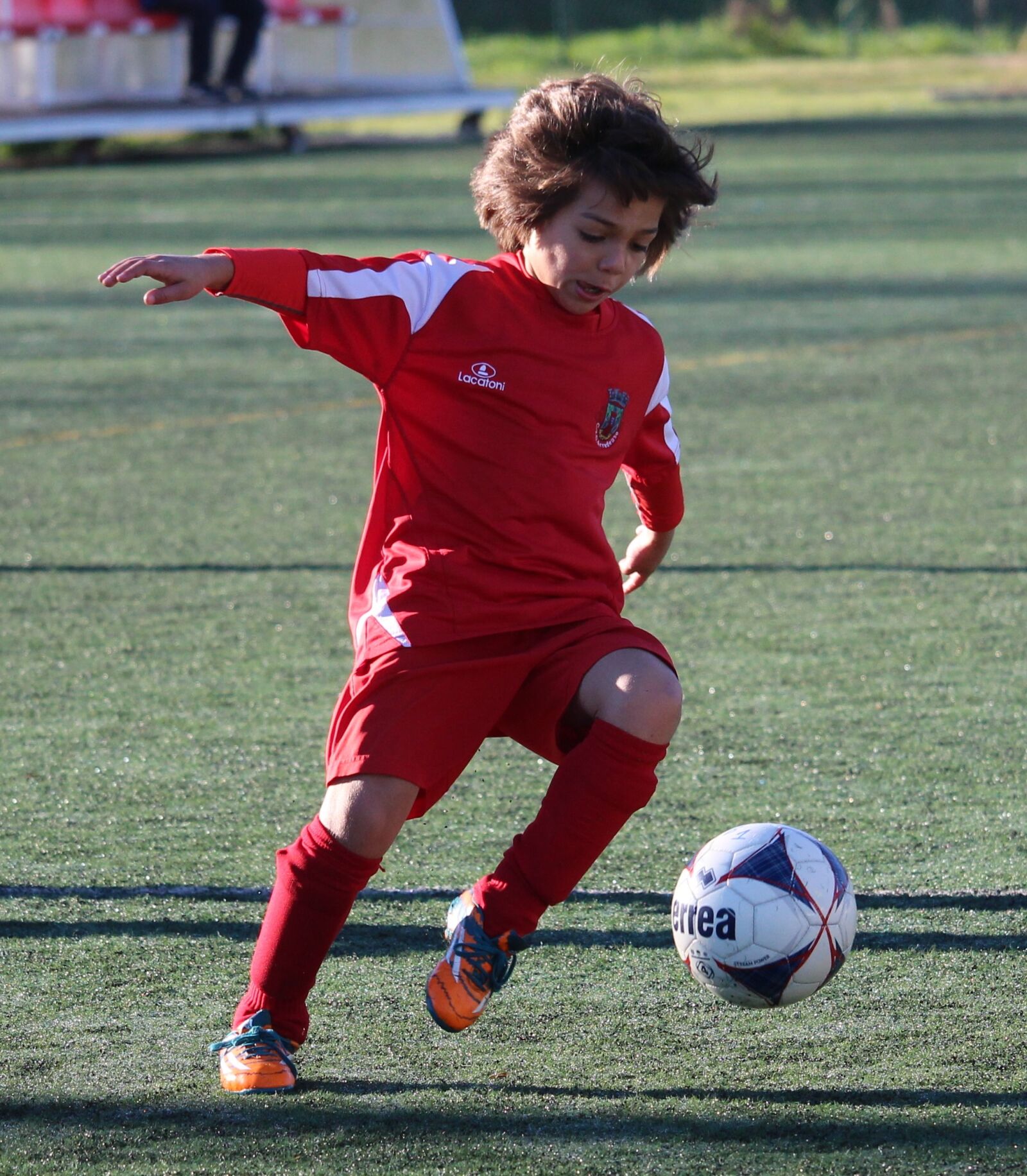 Canon EOS 100D (EOS Rebel SL1 / EOS Kiss X7) sample photo. Play, football, child photography