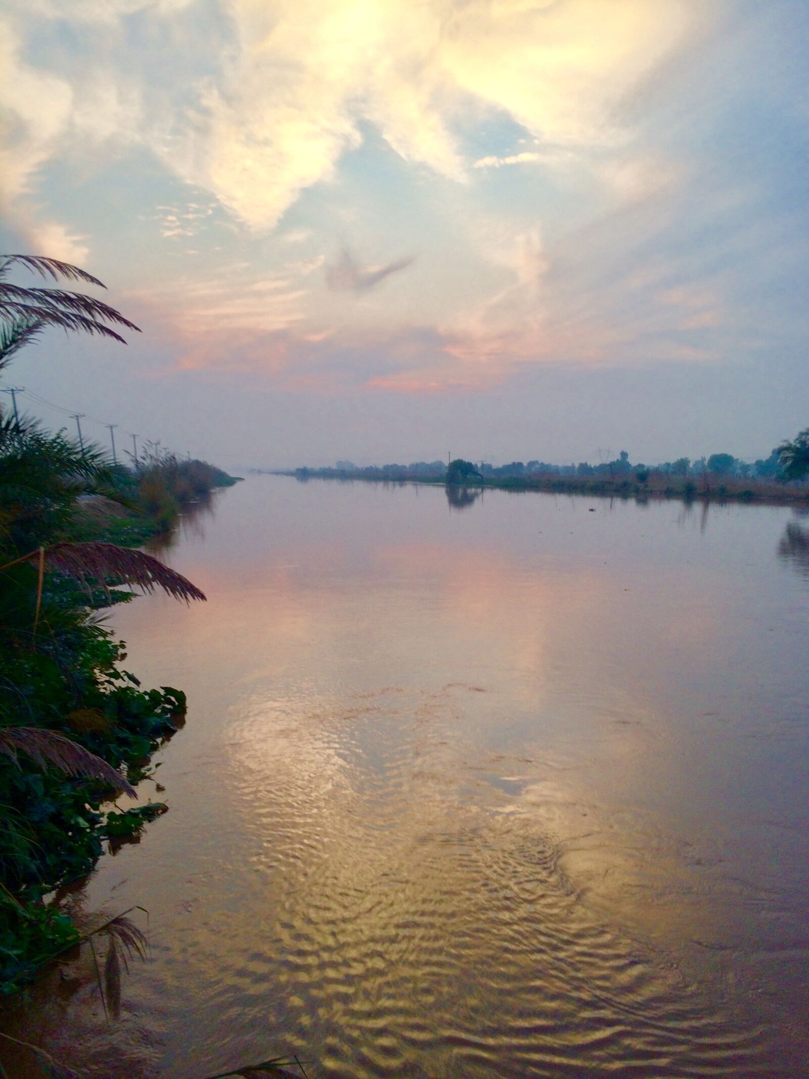 iPhone 5s back camera 4.15mm f/2.2 sample photo. Canal, sky, water photography