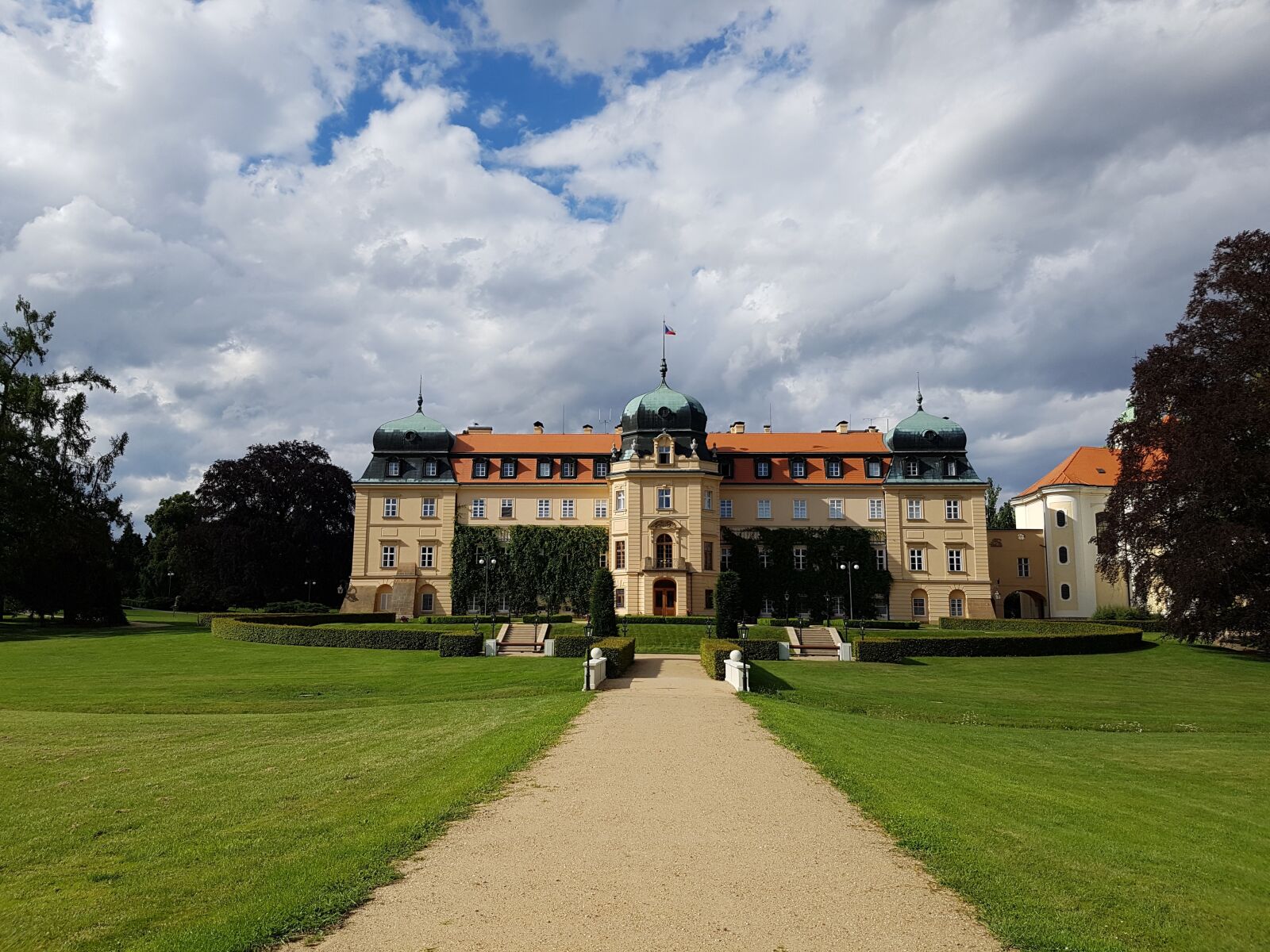 Samsung Galaxy S7 Edge sample photo. Lány, castle, bohemia photography