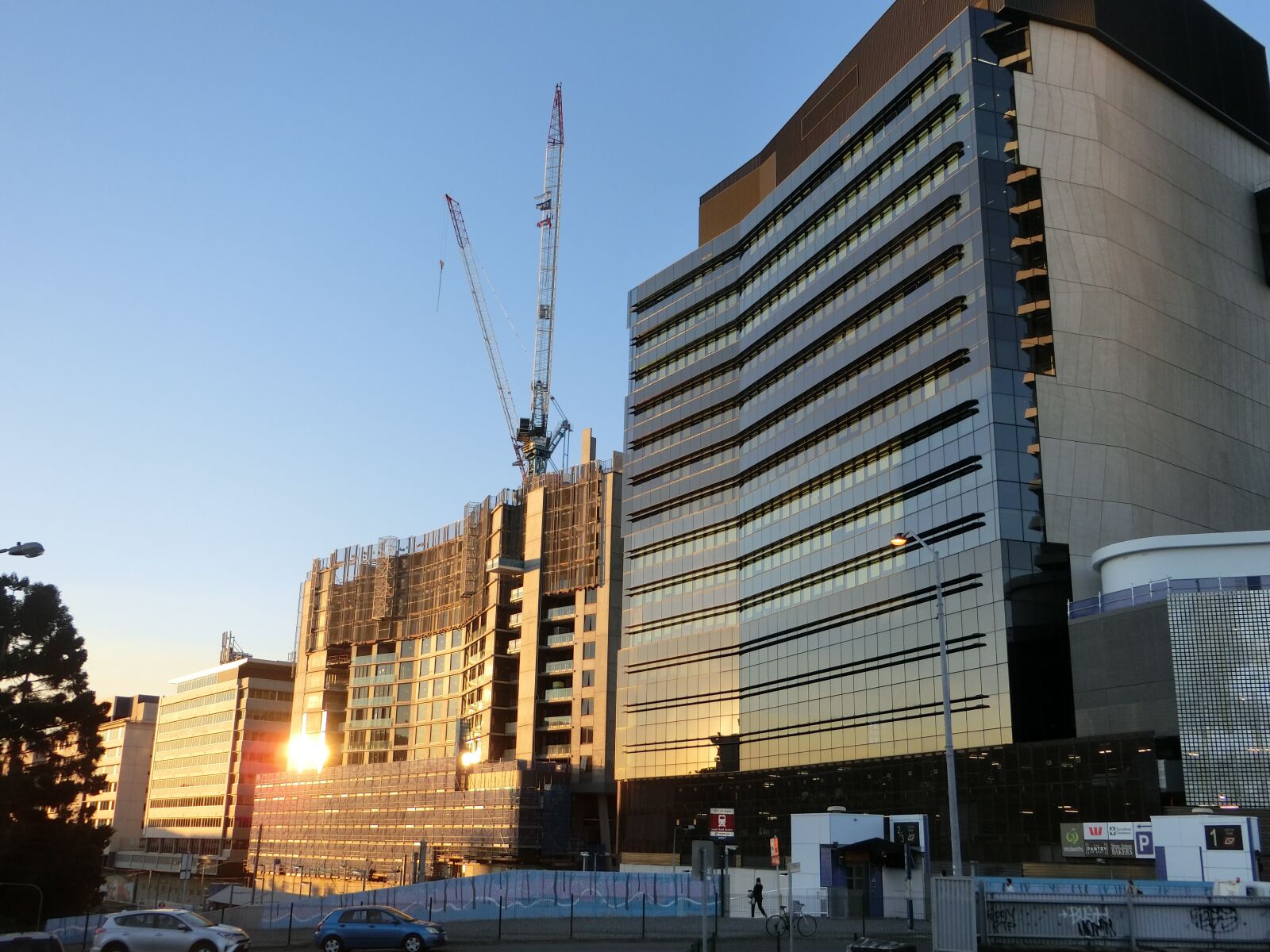 CASIO EX-ZR850 sample photo. Brisbane, sunset, buildings photography
