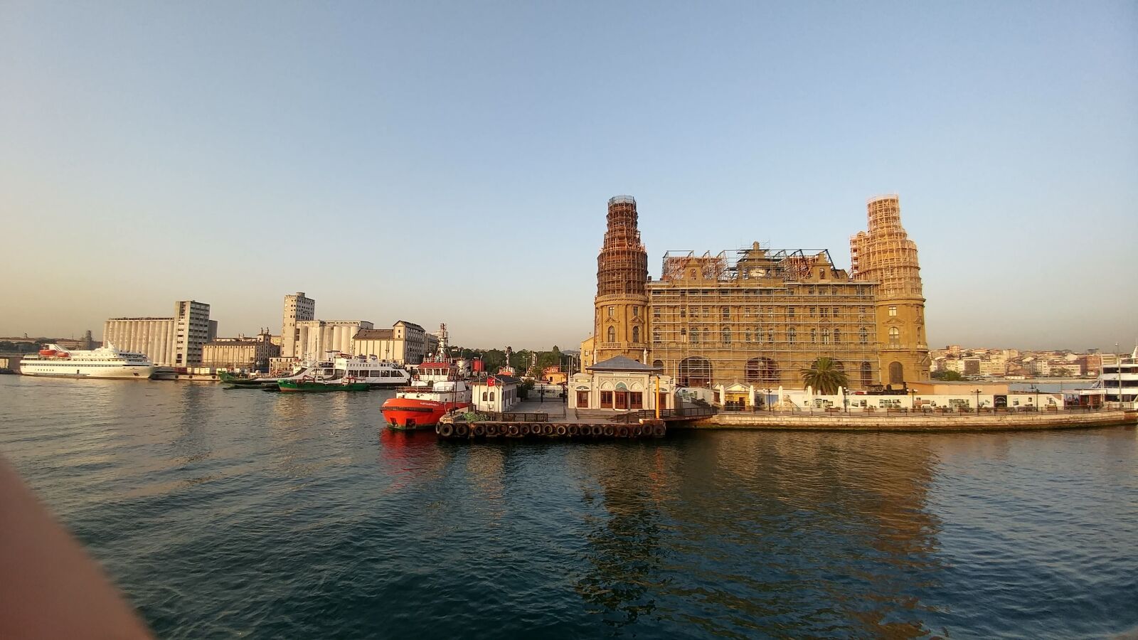 LG G5 sample photo. Water, architecture, silhouette, shadow photography