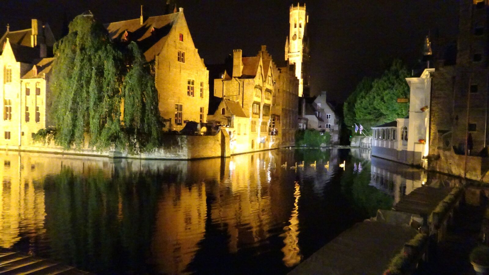 Sony Cyber-shot DSC-HX80 sample photo. Bruges, night, illumination photography