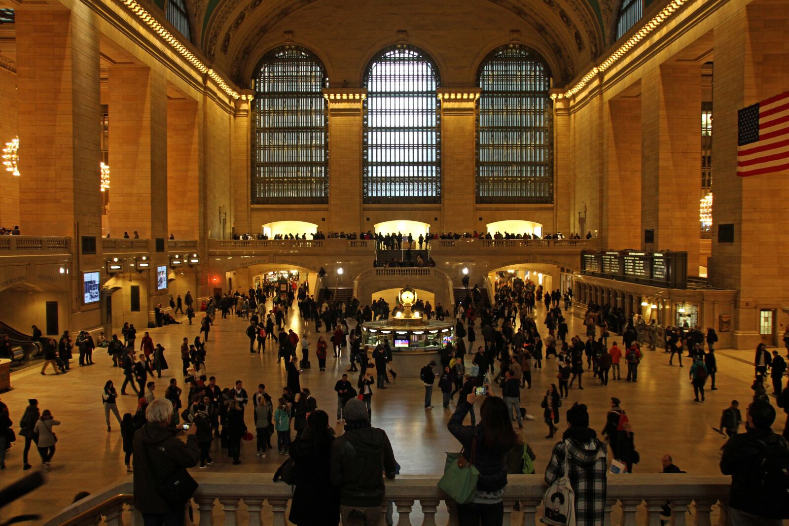 Canon EOS 7D sample photo. Train, station, grand central photography