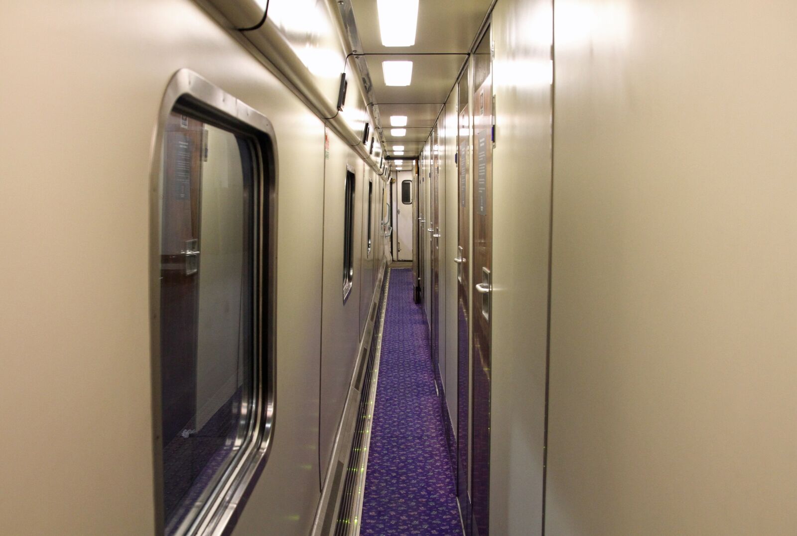 Canon EOS 7D sample photo. Sleeper, train, transport photography