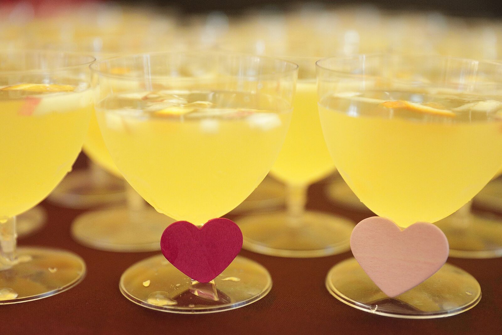 Canon EOS 5D Mark IV sample photo. Cocktails, wedding, heart photography