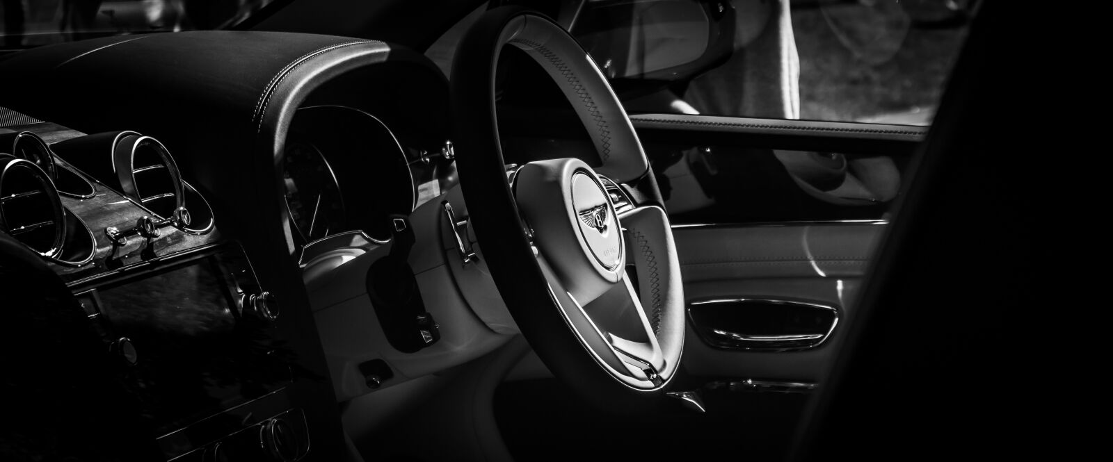 Canon EOS 70D sample photo. Bentley, car, steering wheel photography