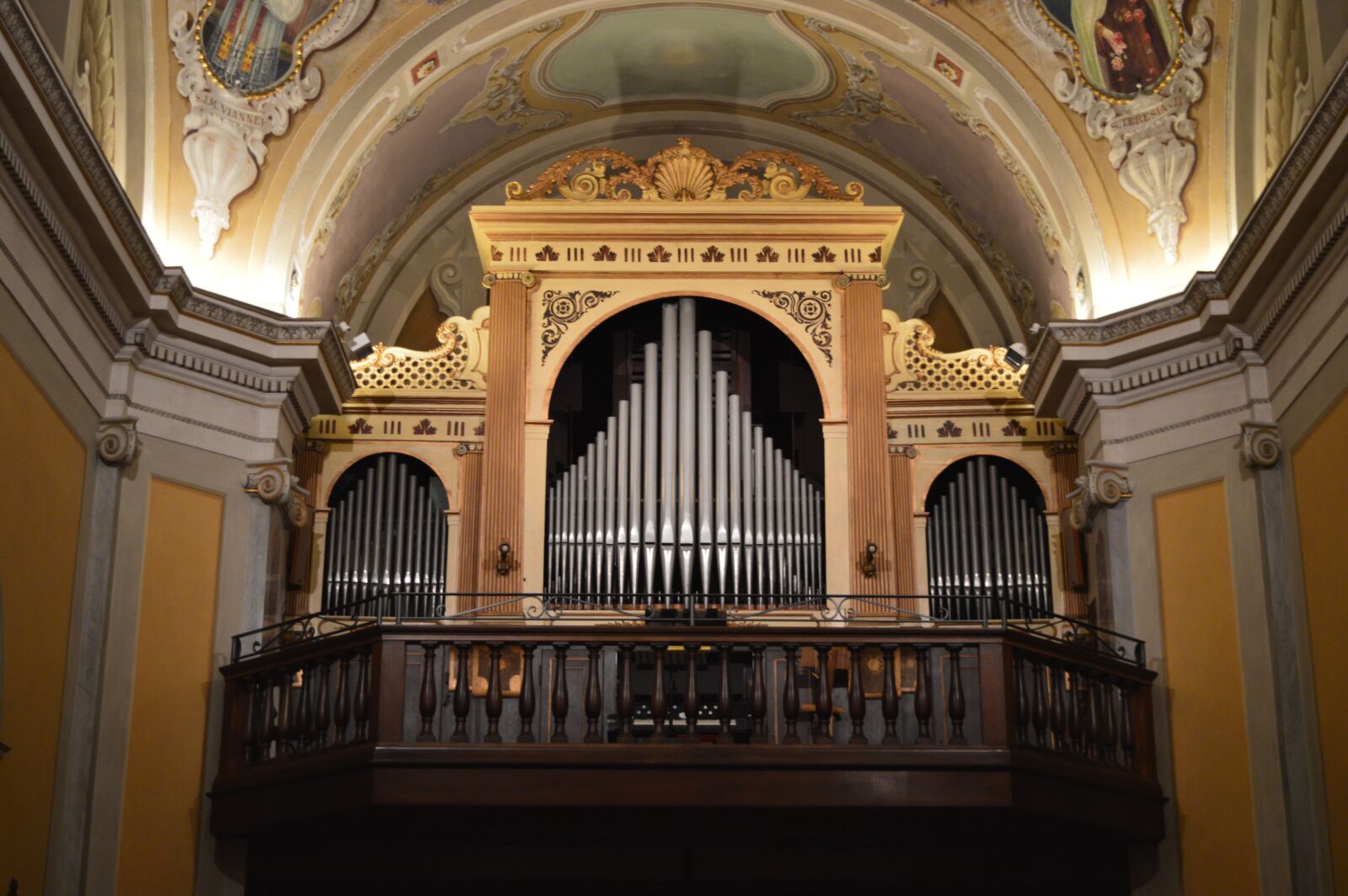 Nikon D3200 sample photo. Organ, church, civello photography