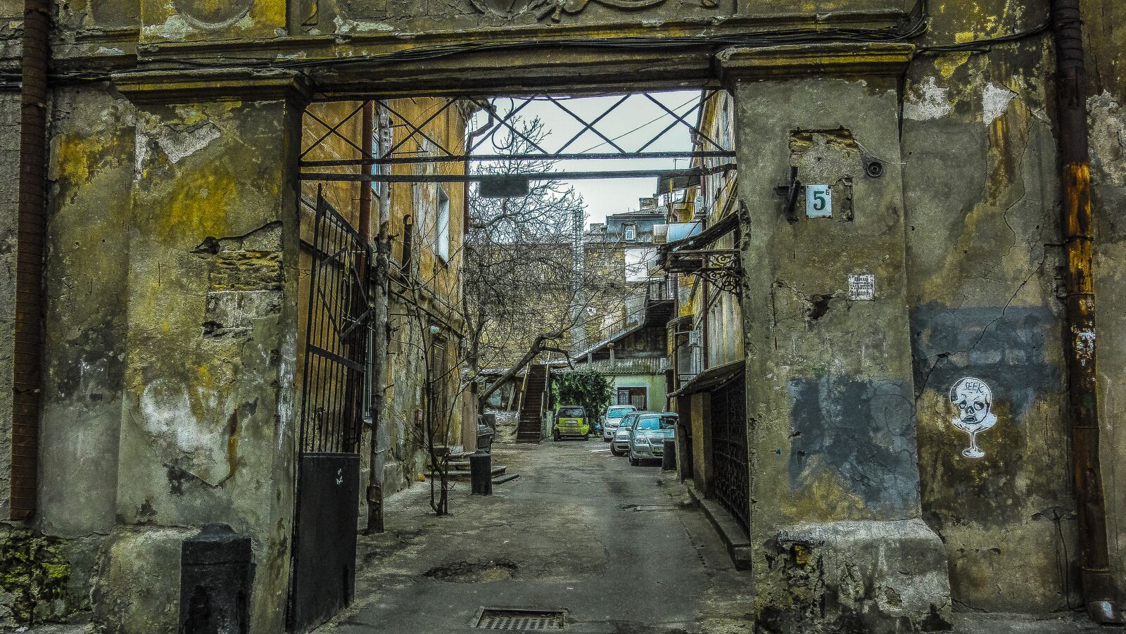 Sony Cyber-shot DSC-RX100 sample photo. Yard, wall, odessa photography