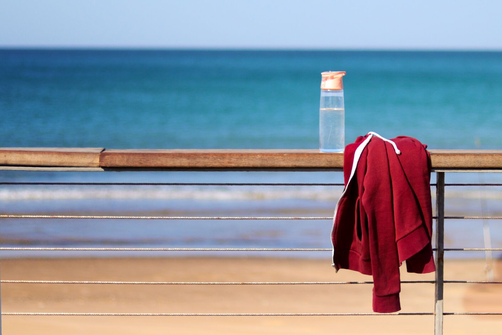 Canon EOS 77D (EOS 9000D / EOS 770D) + Canon EF 50mm F1.8 STM sample photo. Sea, hood, azure photography