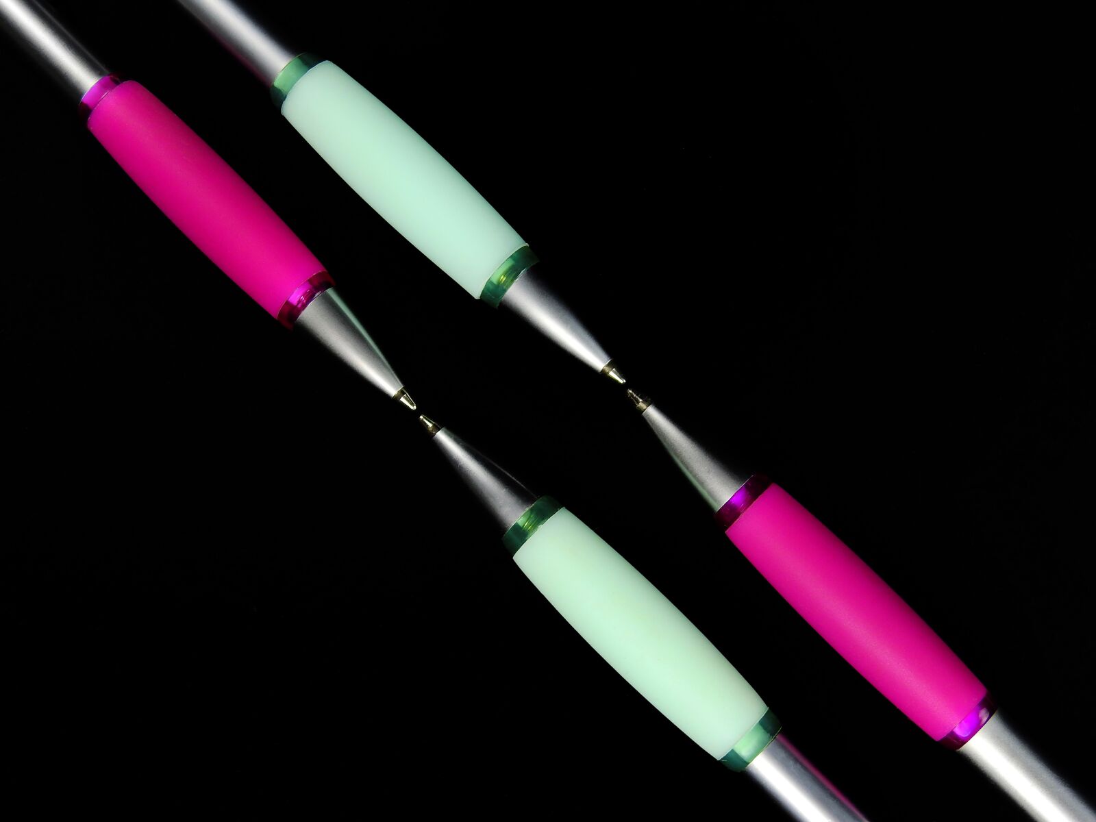 Nikon Coolpix P900 sample photo. Pen, schreiber, writing implement photography