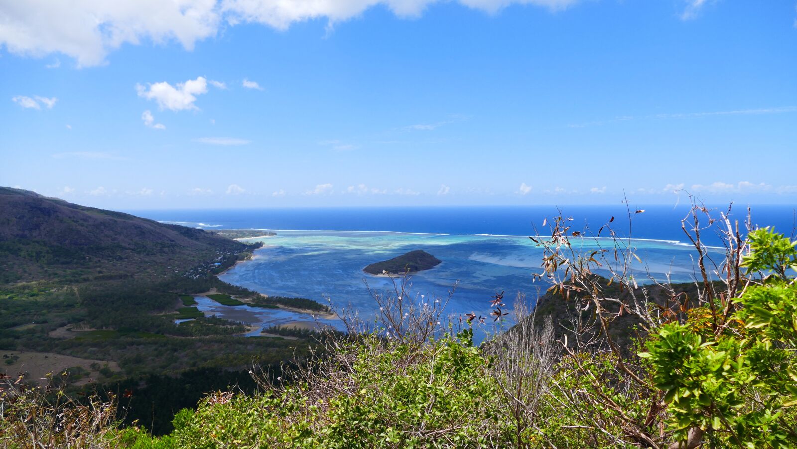 Panasonic Lumix DMC-FZ1000 sample photo. Mauritius, maurice, le morne photography