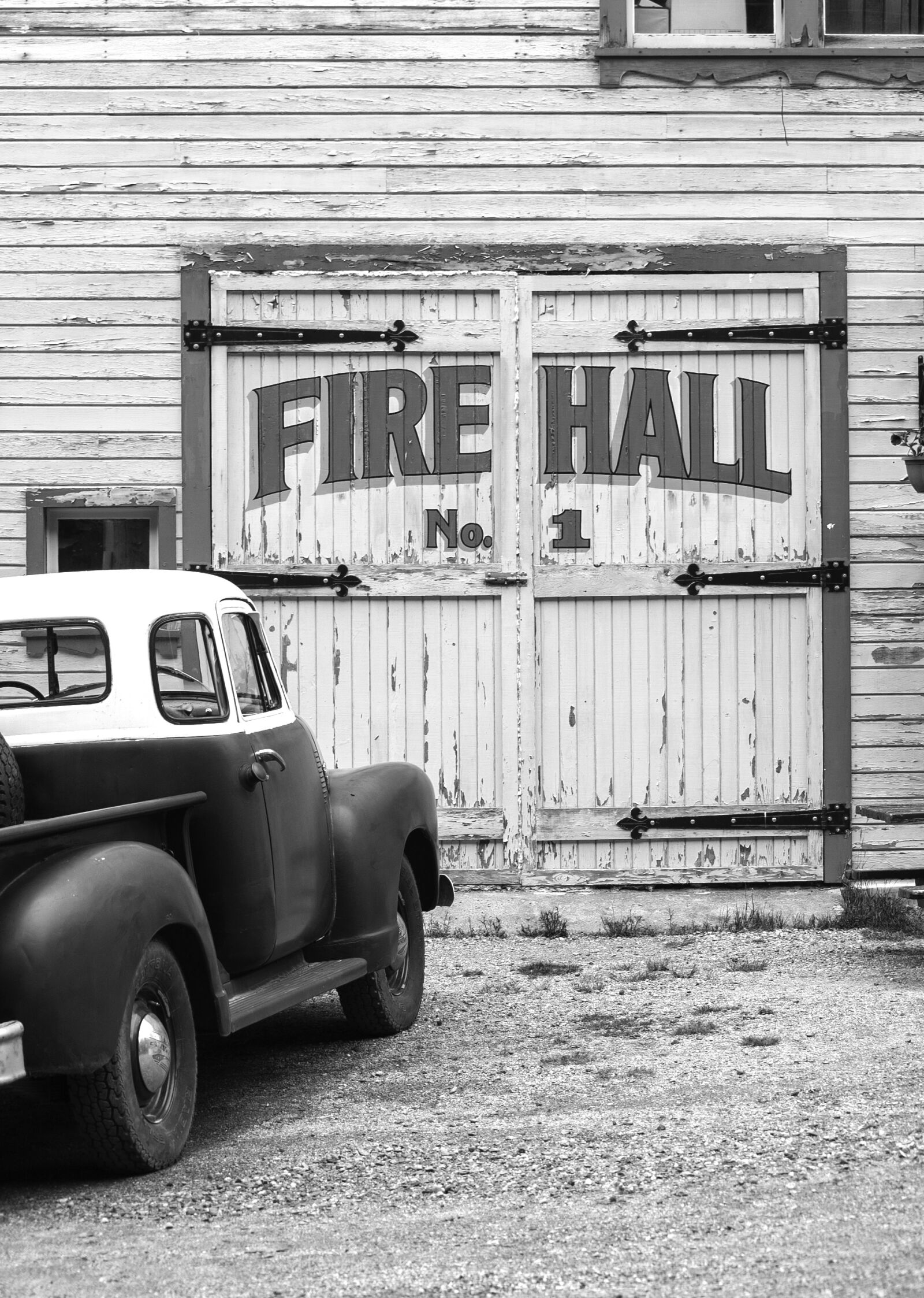 Nikon D50 sample photo. Old, vintage, fire photography