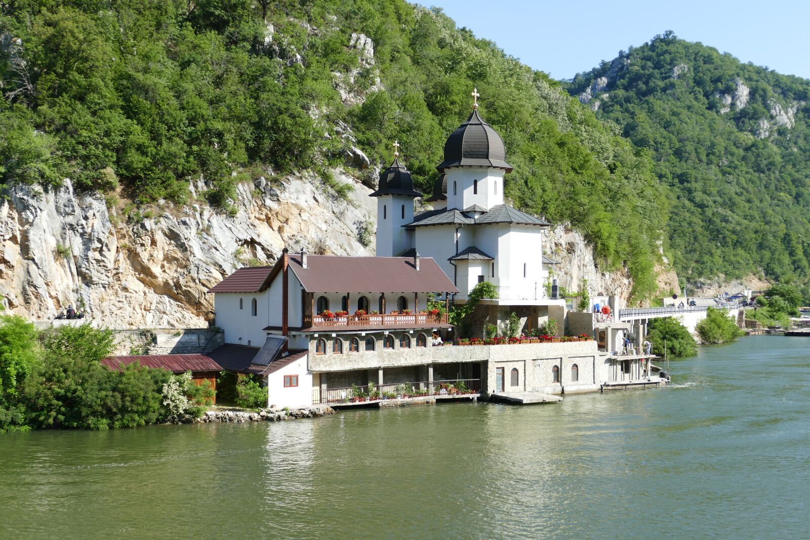 Panasonic Lumix DMC-FZ1000 sample photo. Danube, river, serbia photography