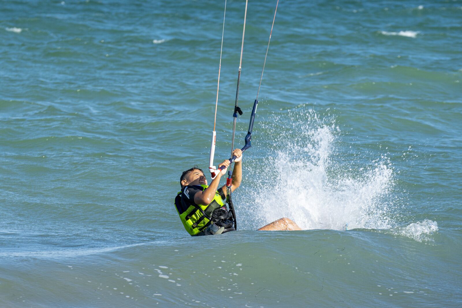 Sony a7 II + Sony FE 70-200mm F4 G OSS sample photo. Kite, surf, extreme photography