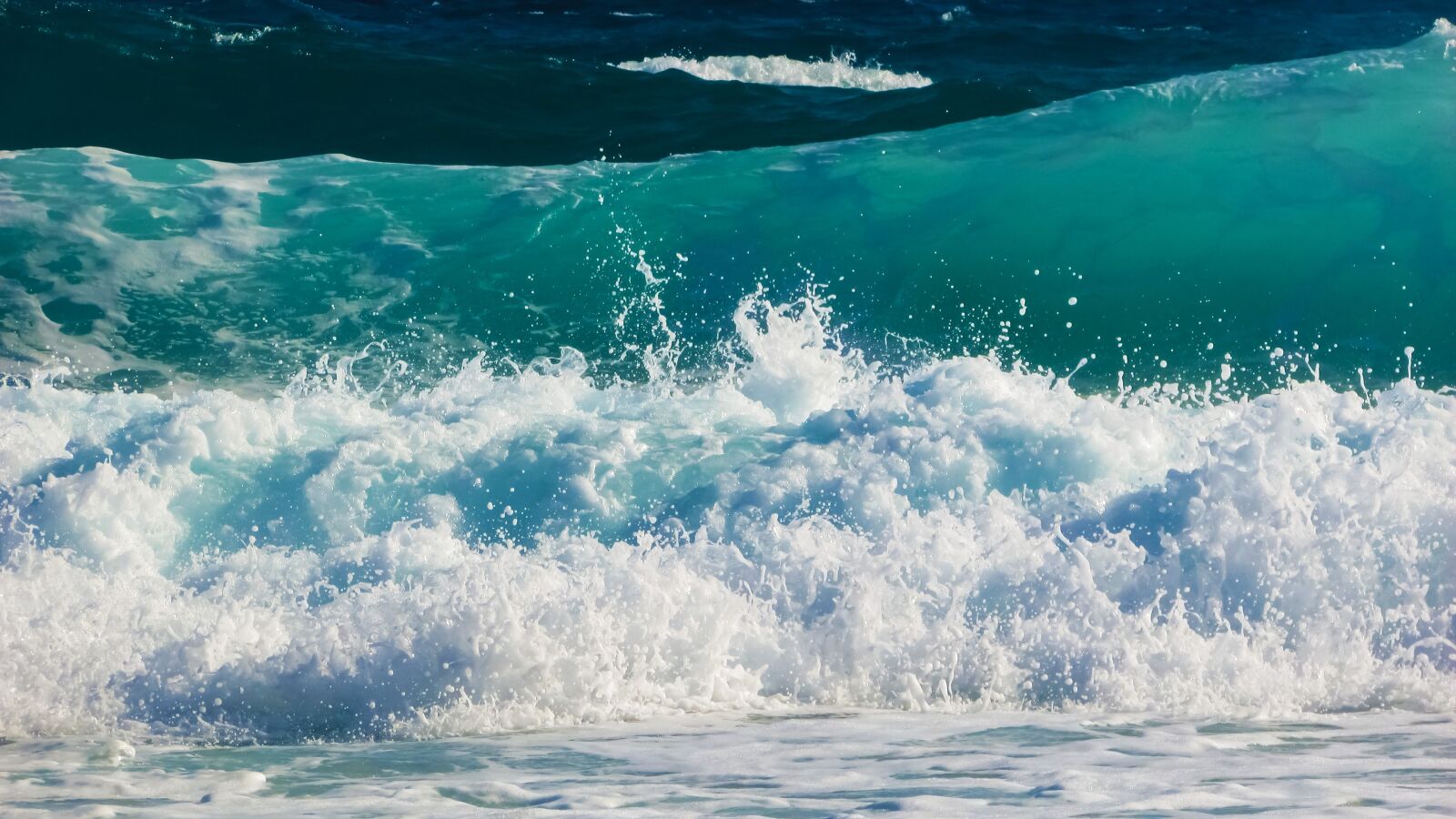 Canon PowerShot SX400 IS sample photo. Wave, bubbles, foam photography