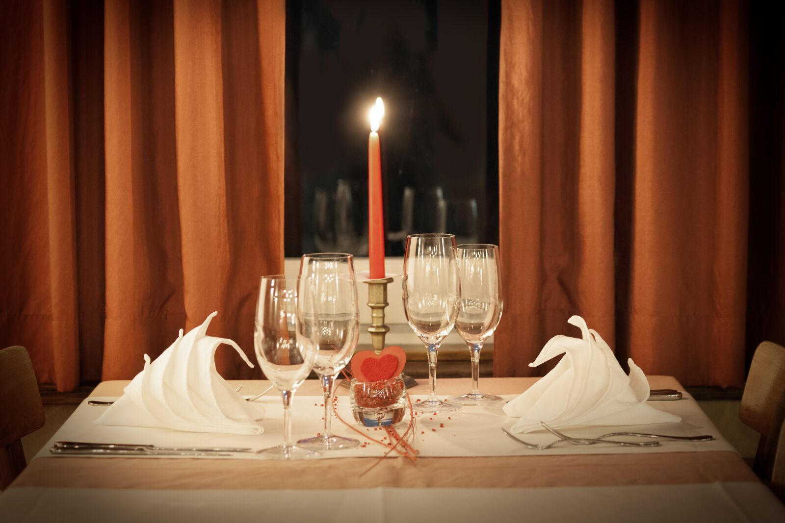 Canon EOS-1Ds Mark II sample photo. Table decoration, dinner for photography