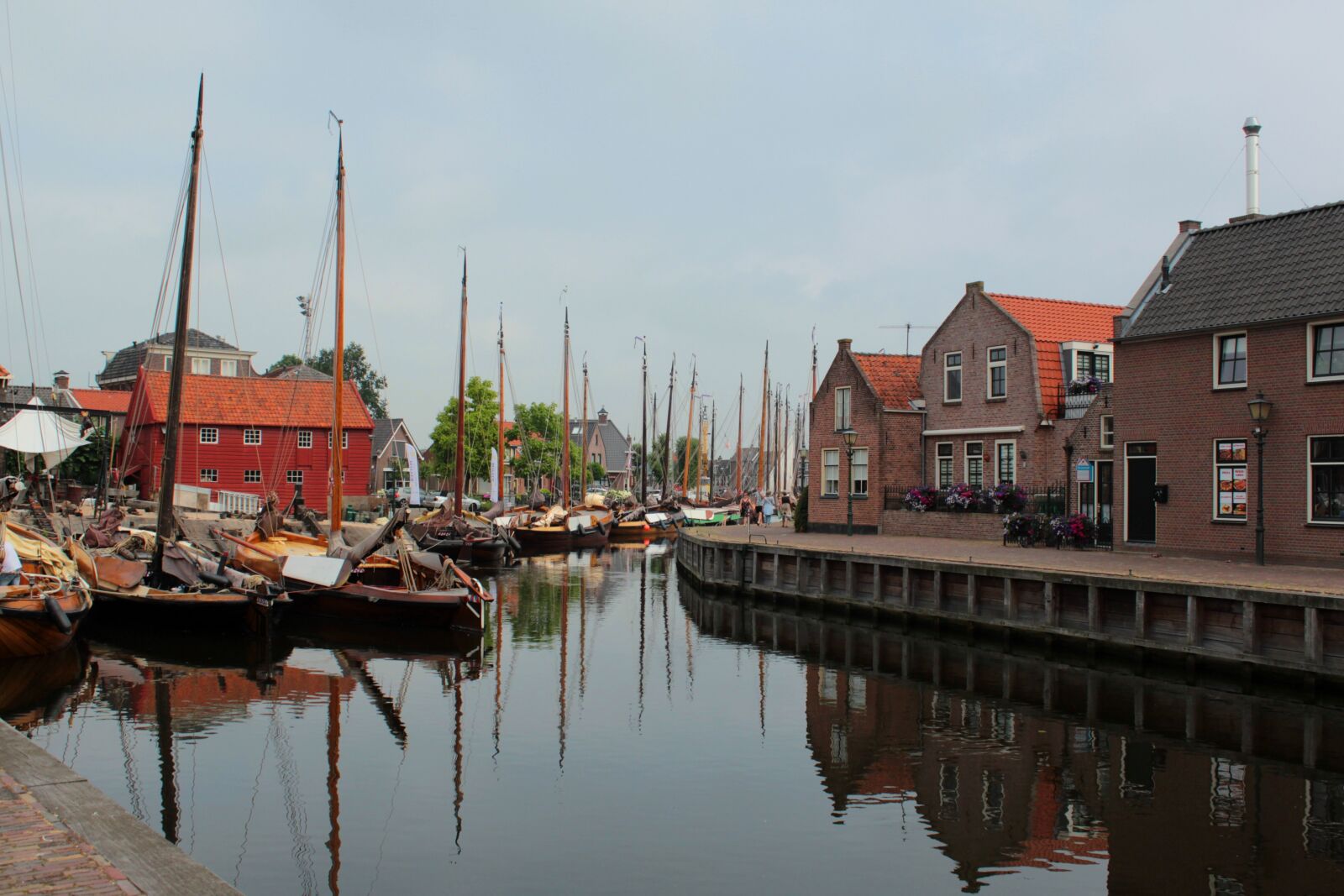 Canon EOS 600D (Rebel EOS T3i / EOS Kiss X5) sample photo. Spakenburg, fishing village, port photography