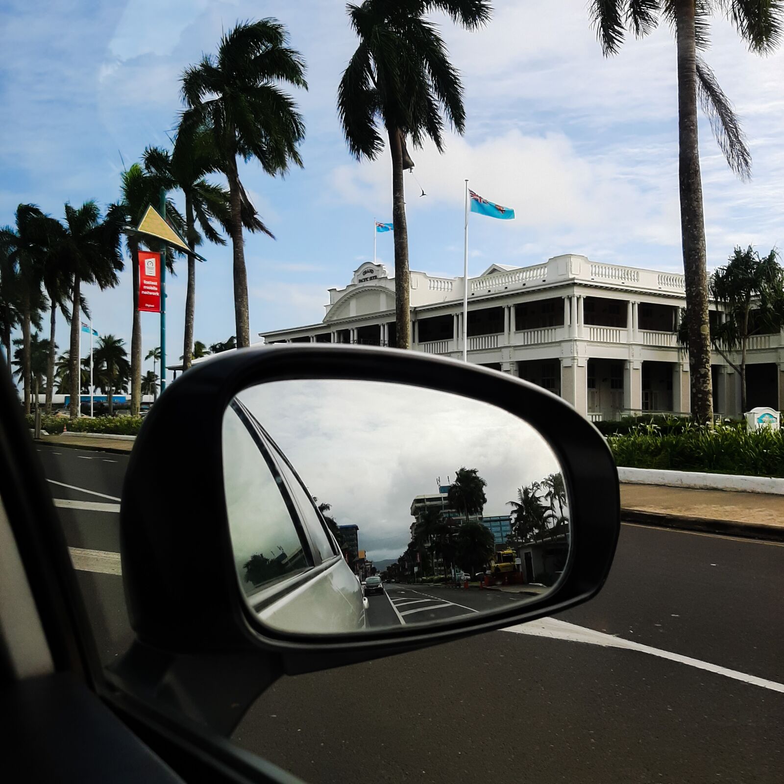 Samsung Galaxy A50 sample photo. Day, morning, mirror photography