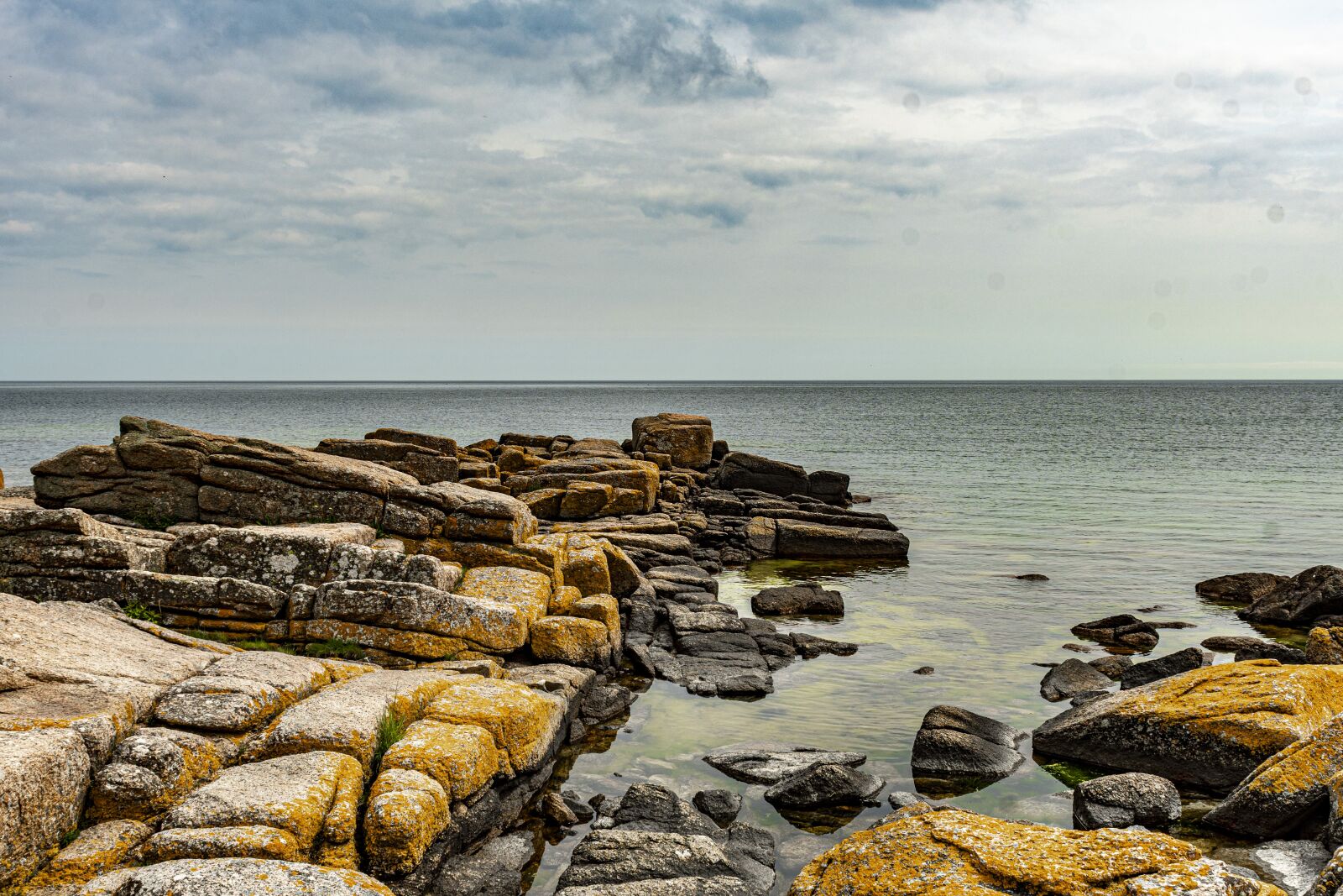 Nikon D500 sample photo. Cliffs, water, baltic sea photography