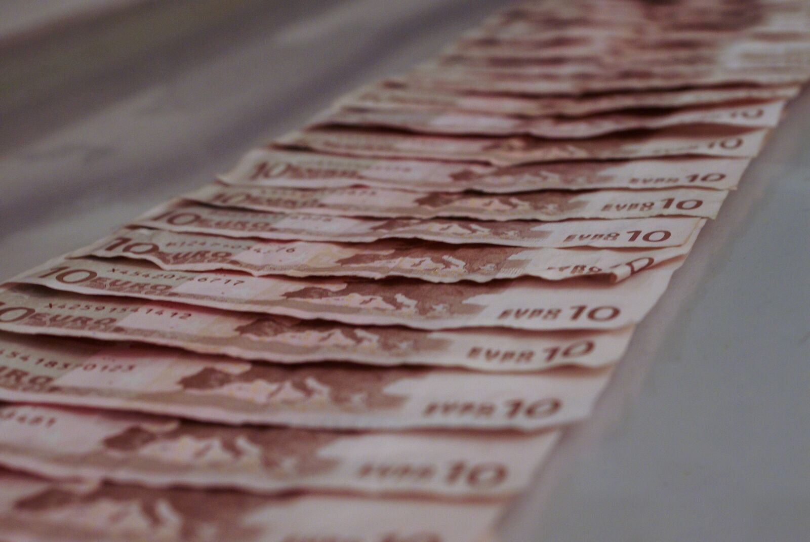 Sony Alpha DSLR-A100 sample photo. Money, euro, pay photography