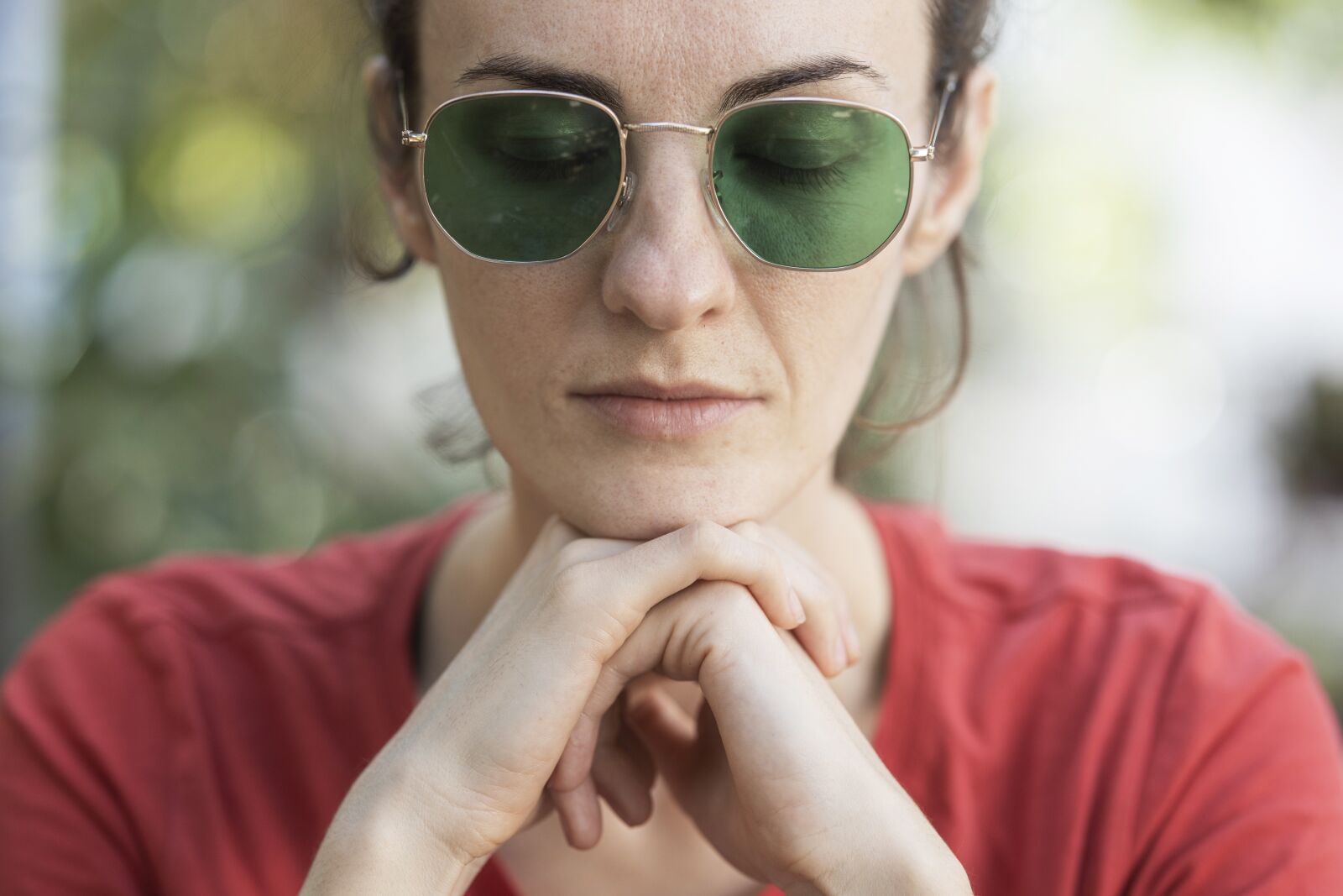 Canon RF 85mm F1.2L USM sample photo. Model, pose, woman photography