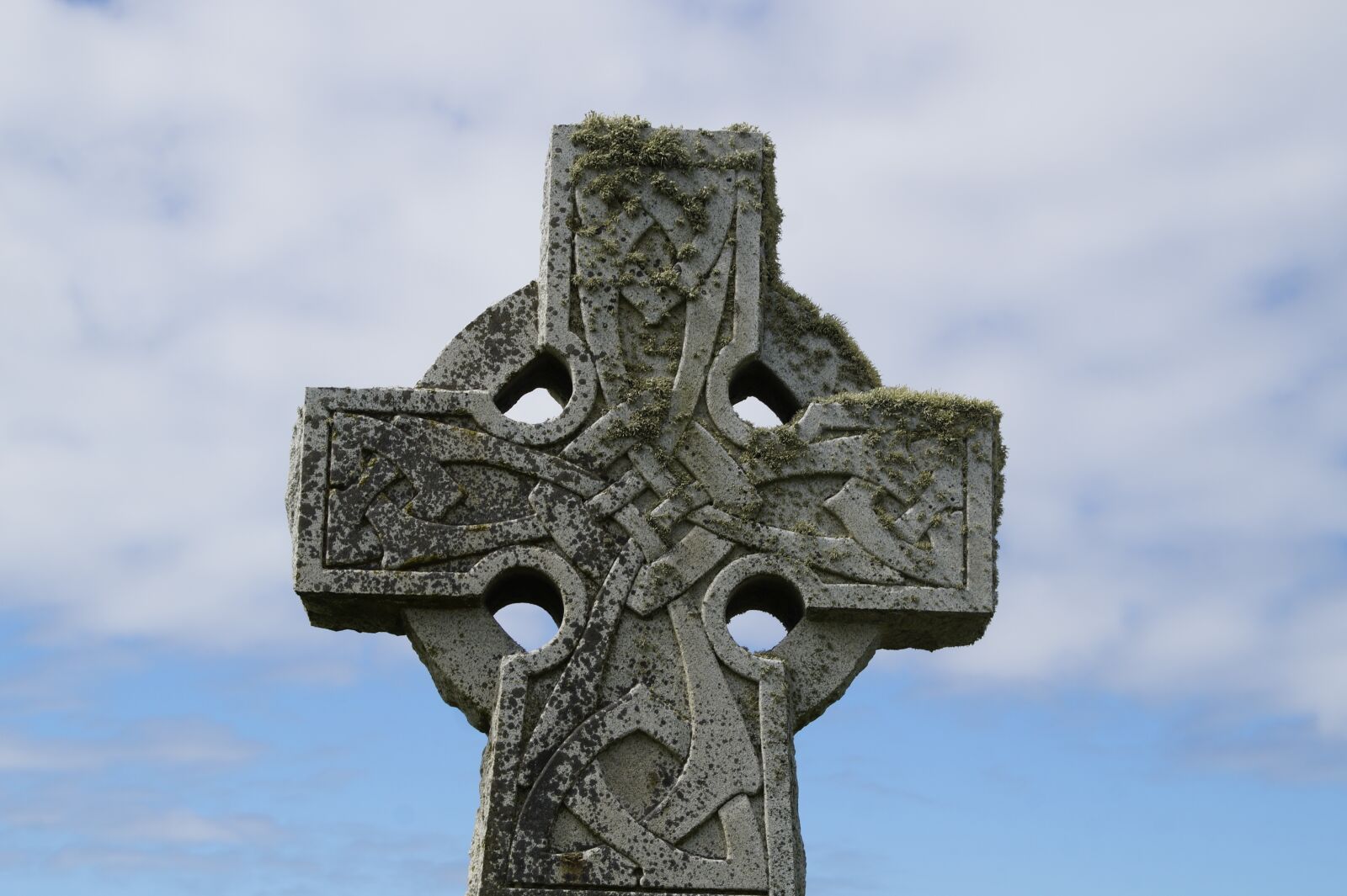 Sony SLT-A58 sample photo. Cross, tombstone, celtic photography