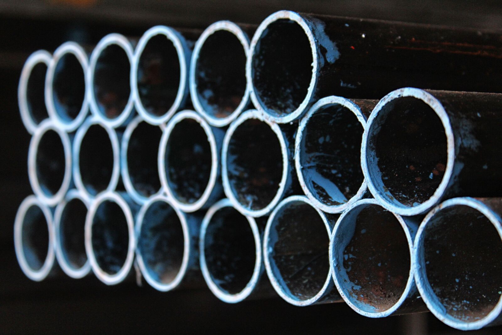 Canon EOS 1200D (EOS Rebel T5 / EOS Kiss X70 / EOS Hi) sample photo. Tubes, metal, hardware photography