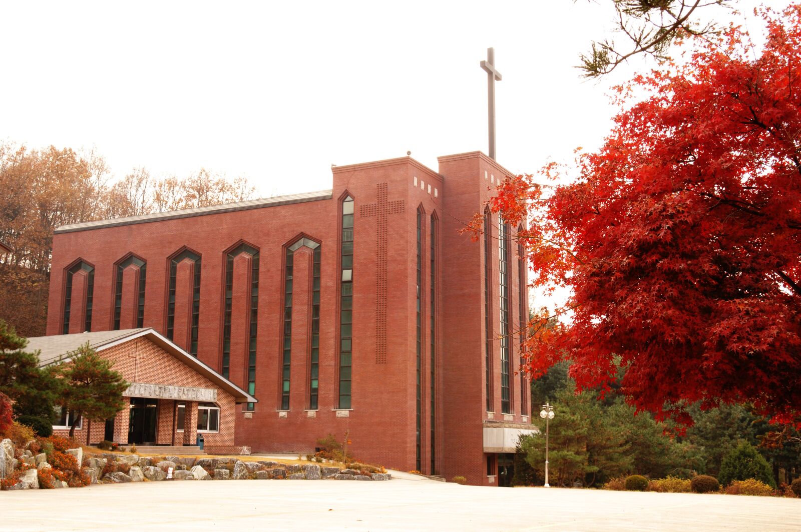 Nikon D2X sample photo. Autumn, church, yangpyeong photography