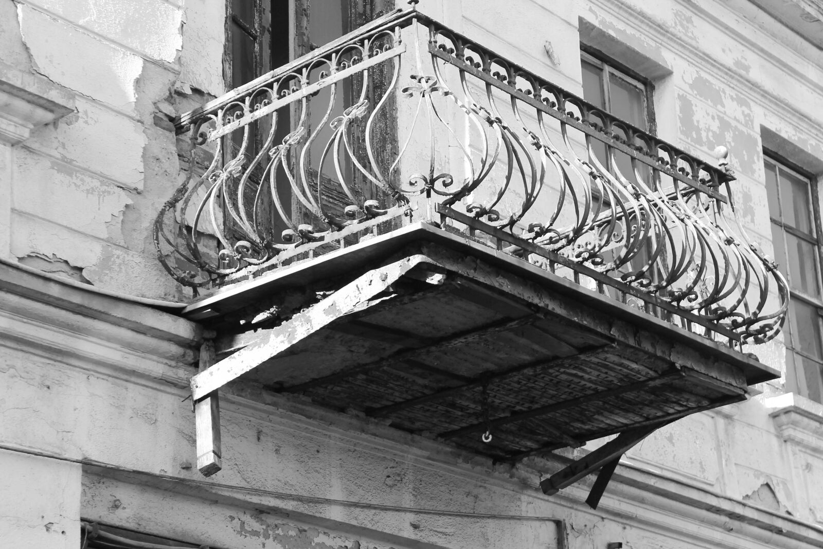 Canon EOS 1100D (EOS Rebel T3 / EOS Kiss X50) sample photo. Balcony, old balcony, rustic photography