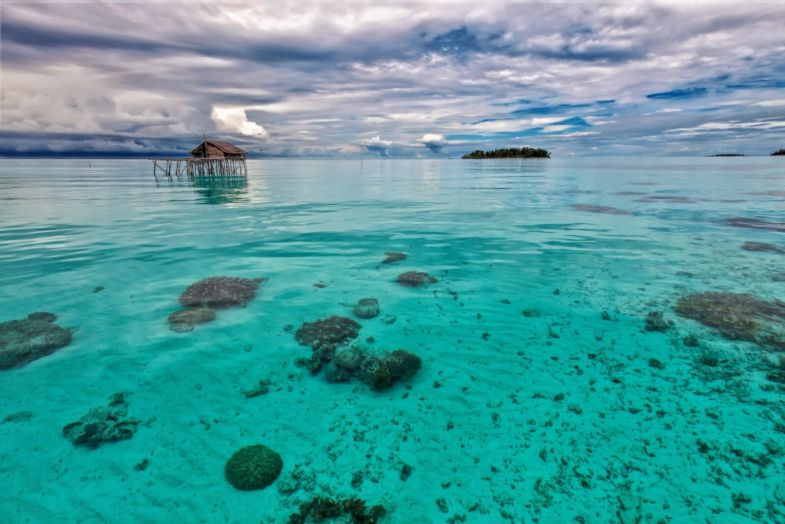 Canon EOS 5D Mark II sample photo. The shallow sea, turquoise photography