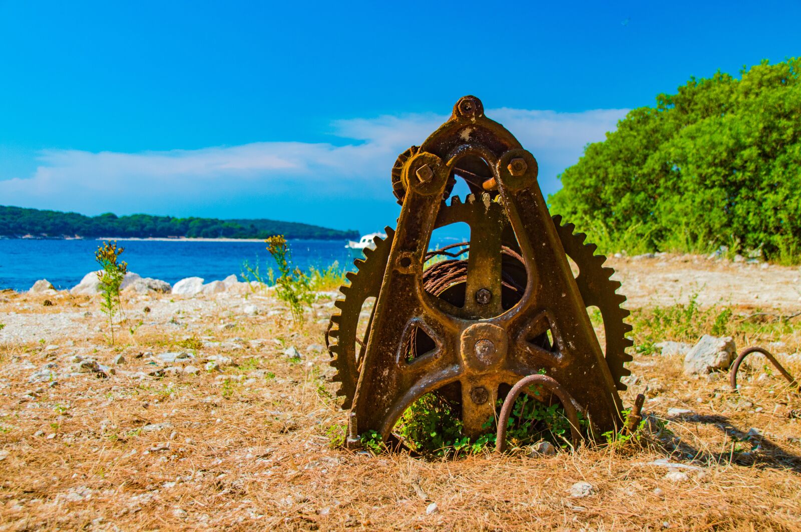 Nikon D3200 sample photo. Winch, sea, old photography
