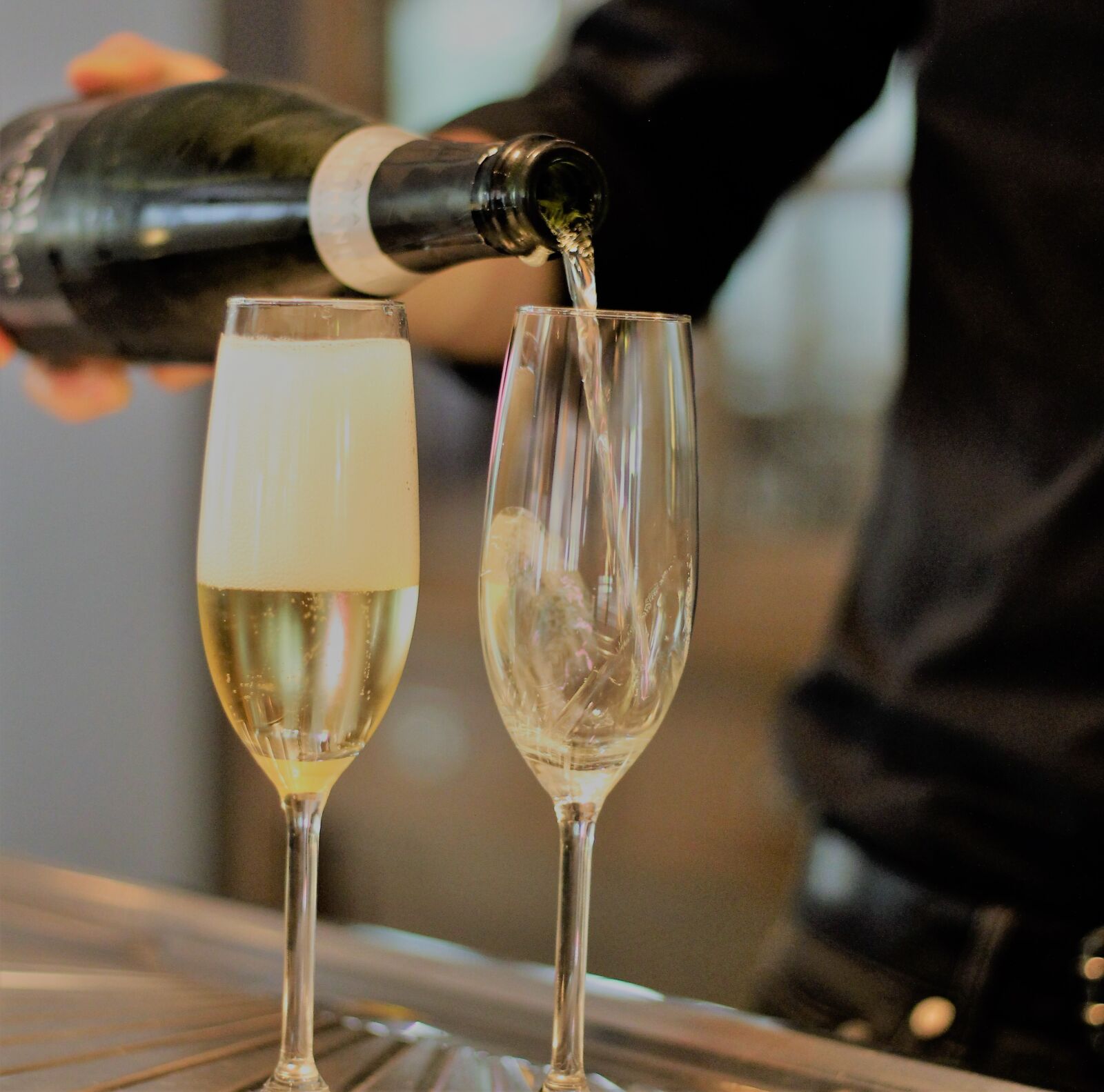 Canon EOS 60D + Canon EF 50mm F1.8 STM sample photo. Flûte, champagne, cava photography