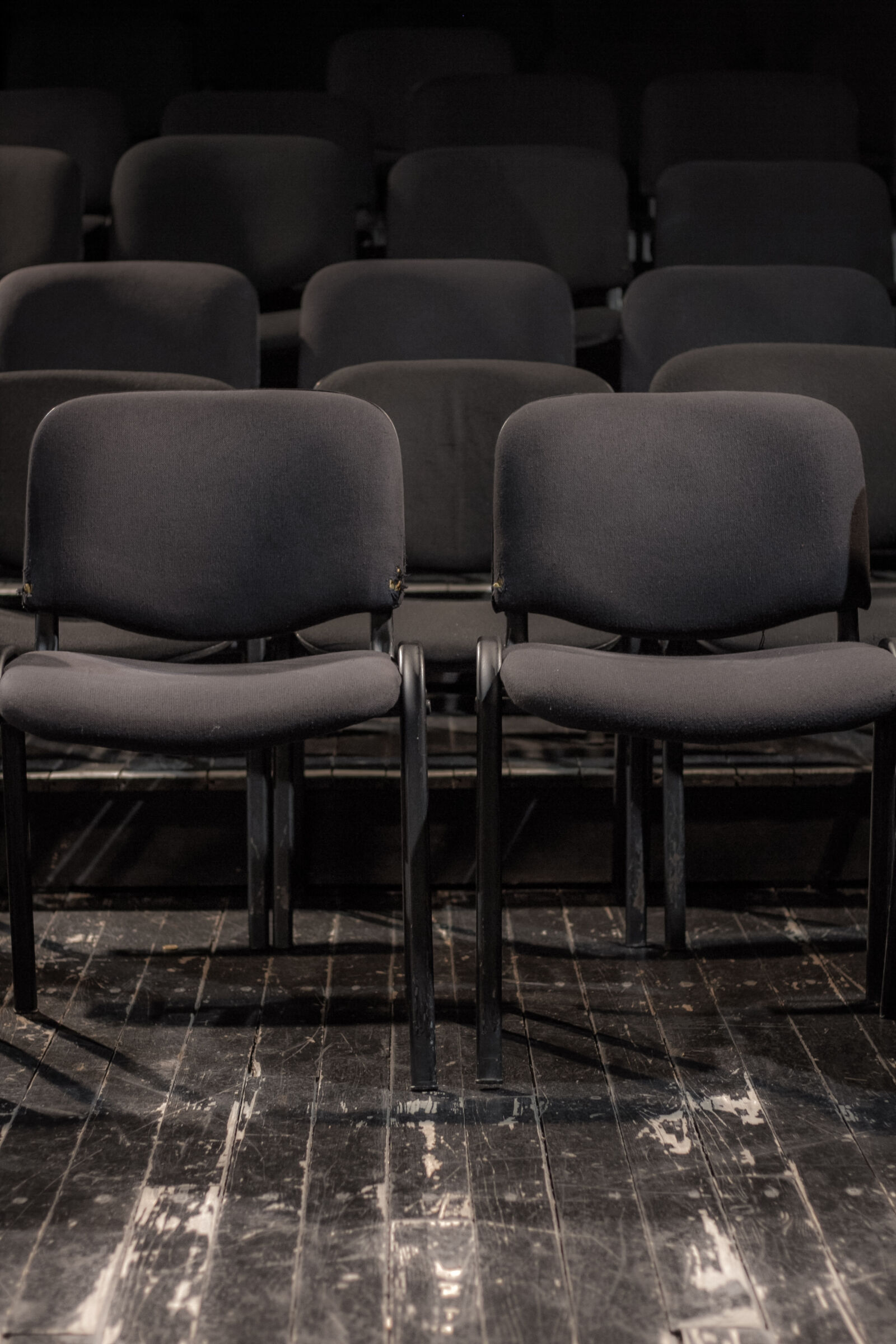 Canon EOS 7D + Canon EF 50mm F1.8 STM sample photo. Audience, chairs, empty, theatre photography